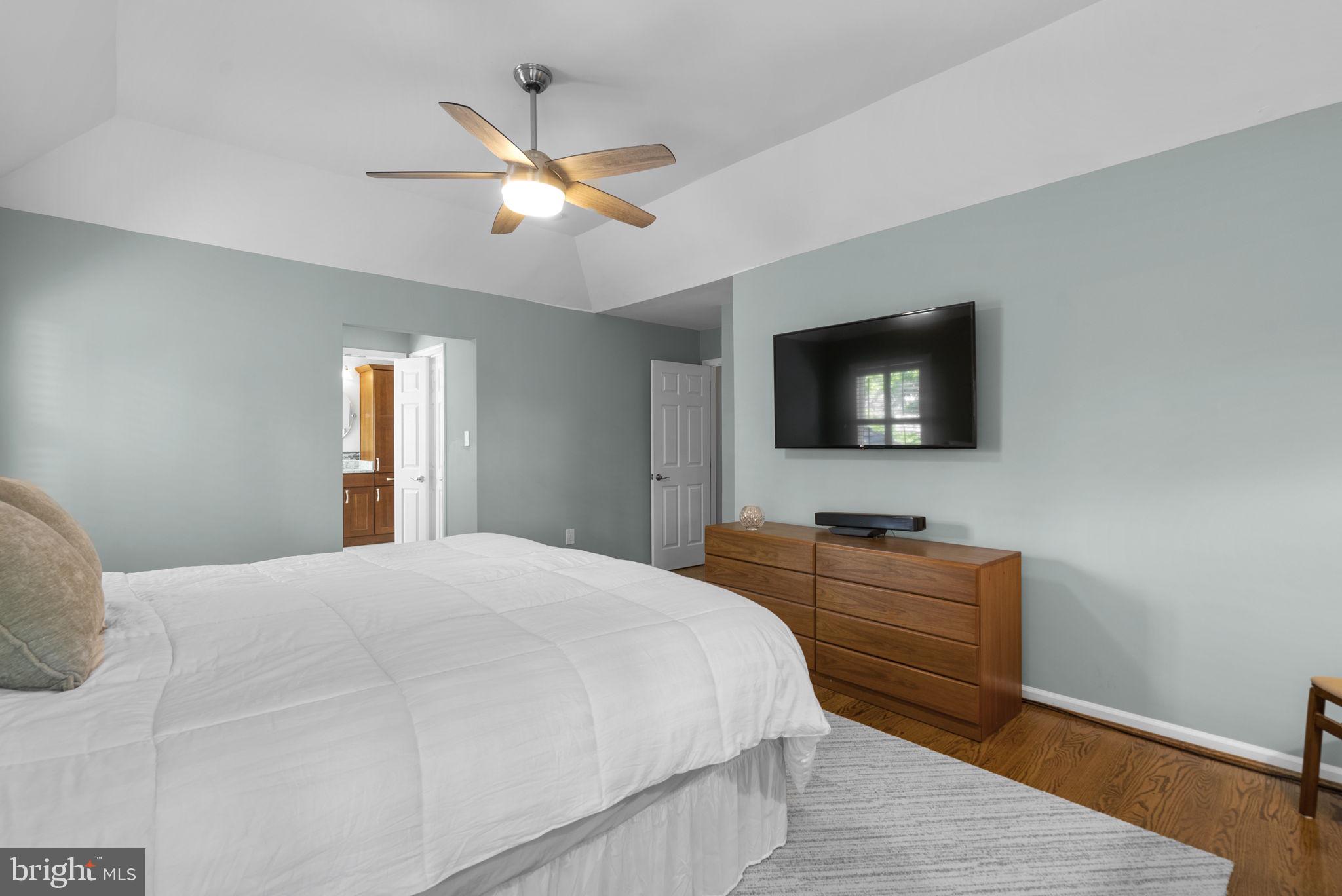 KENTLANDS GATEHOUSE - Residential