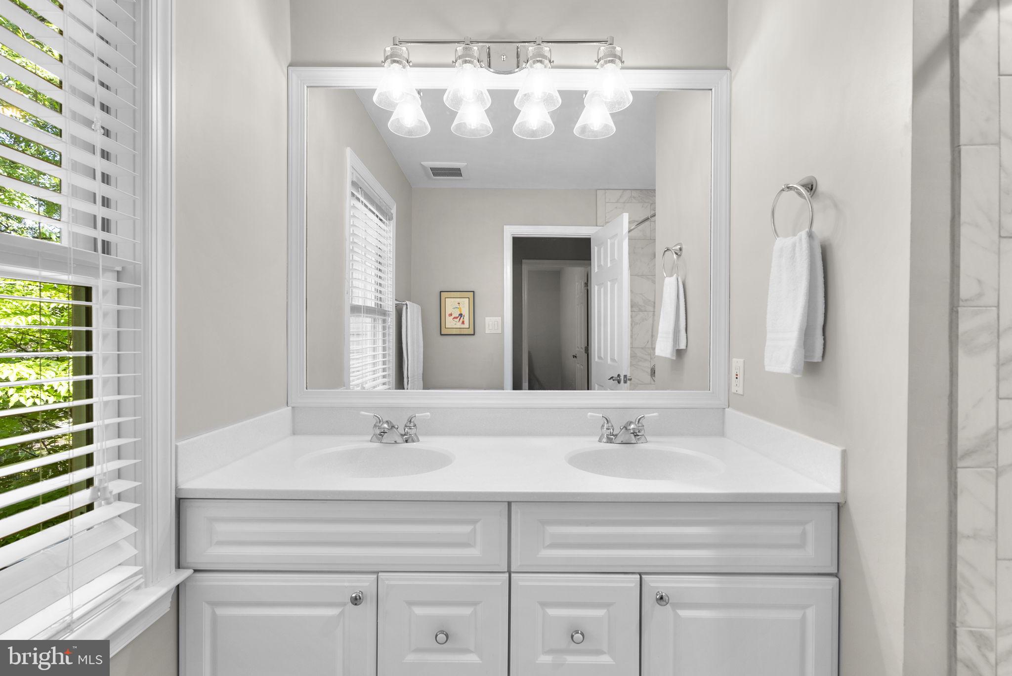KENTLANDS GATEHOUSE - Residential