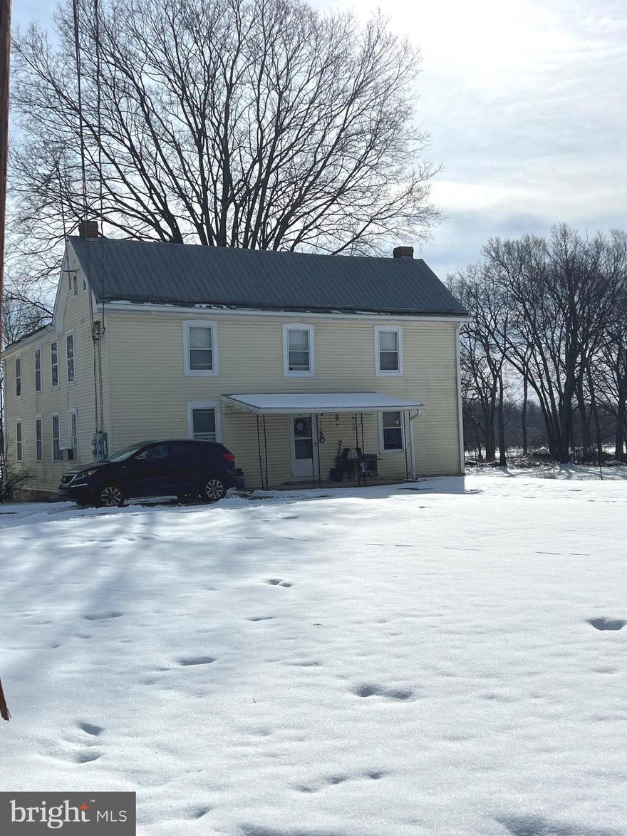 Spacious one bedroom one bathroom apartment located in a rural setting. It has a small enclosed deck for sitting. No pets or smoking allowed. Application will be done through Rentspree, contact agent.