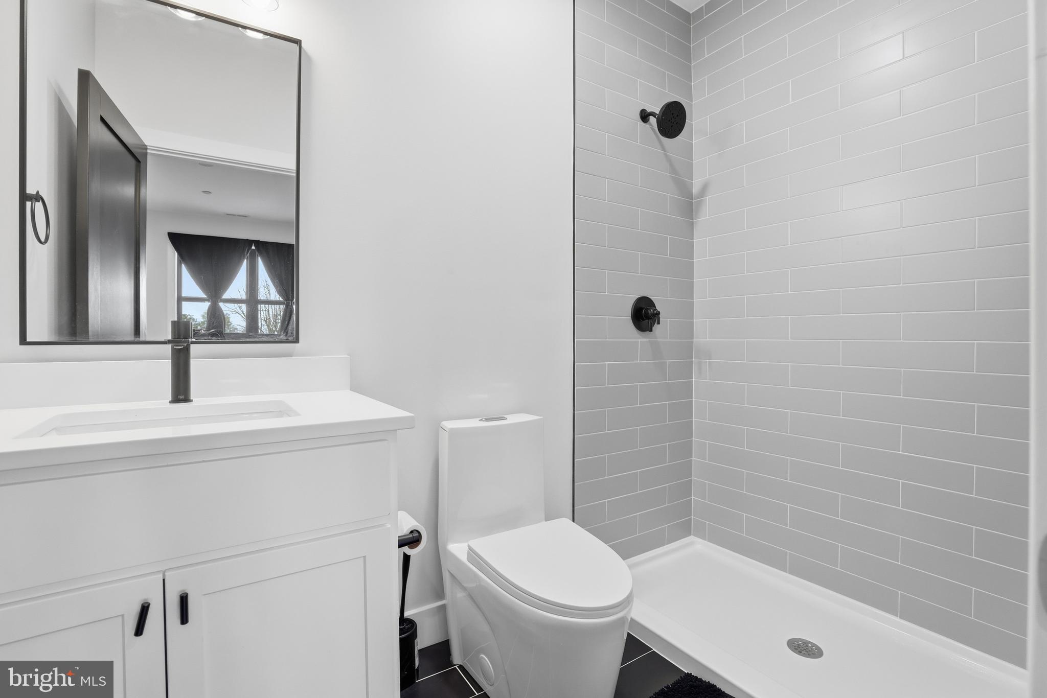 LYNCH POINT - Residential