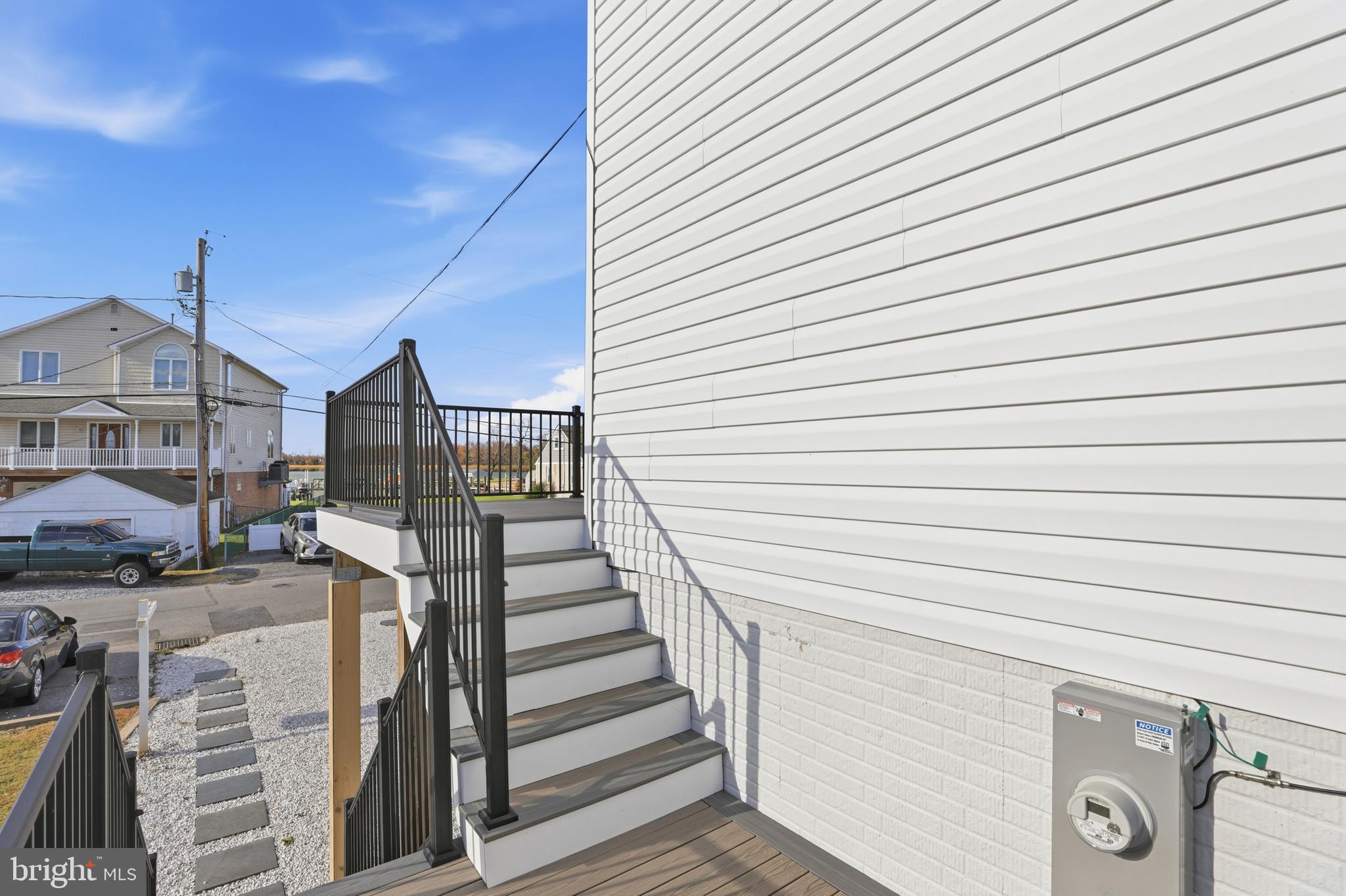 LYNCH POINT - Residential