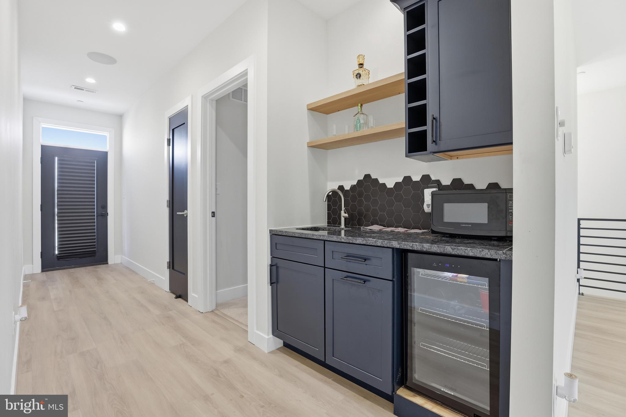 LYNCH POINT - Residential