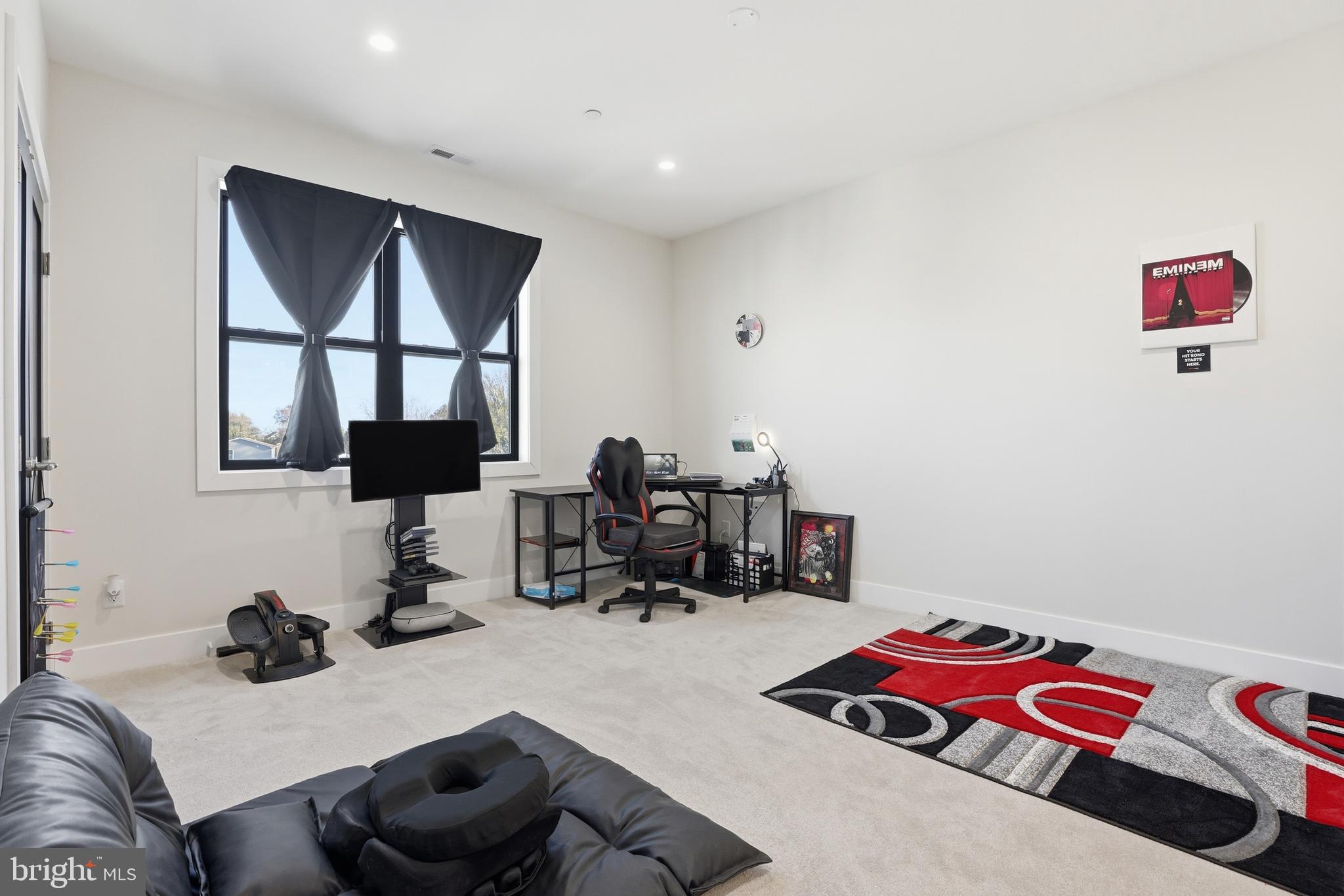 LYNCH POINT - Residential