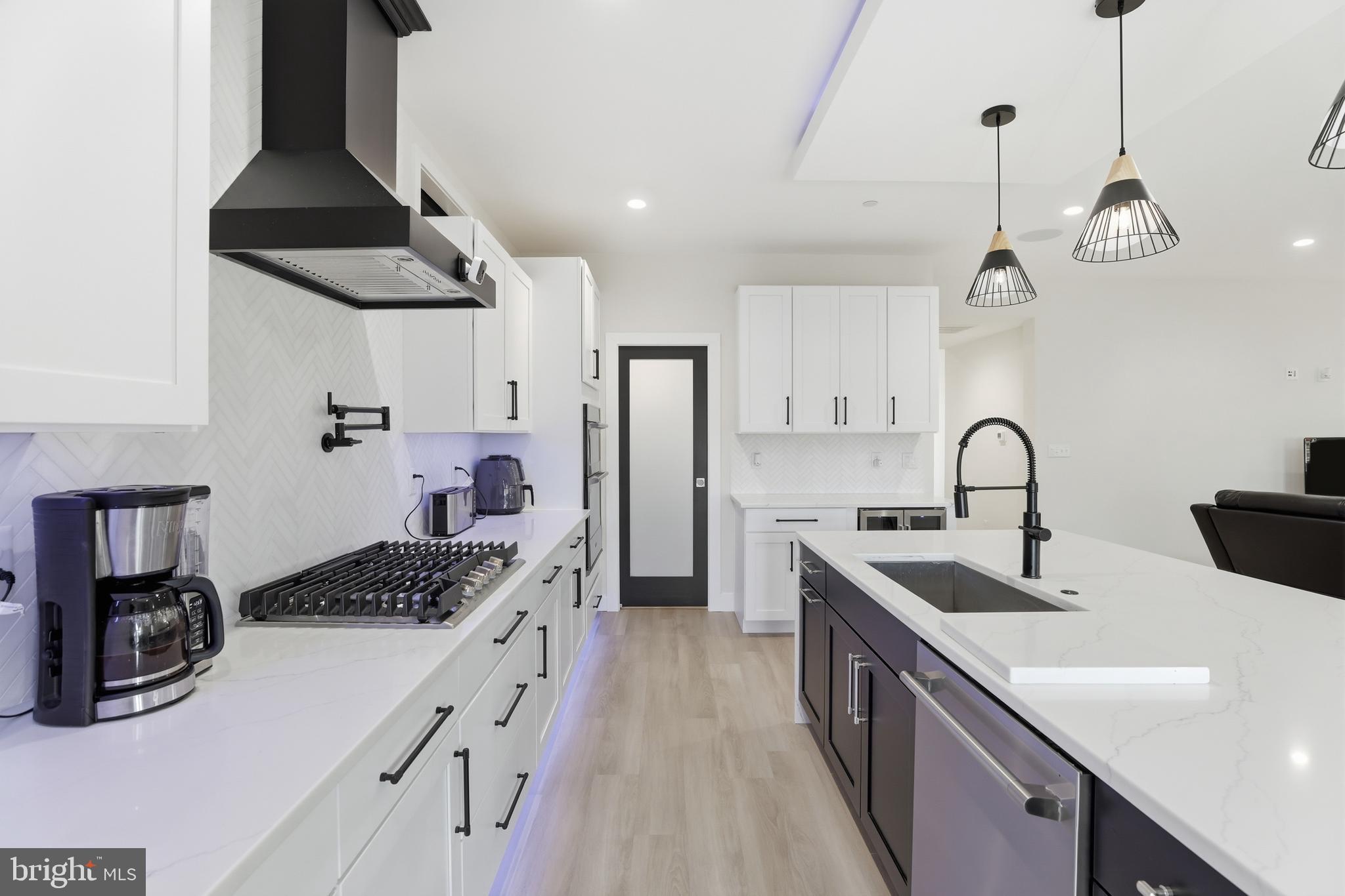 LYNCH POINT - Residential