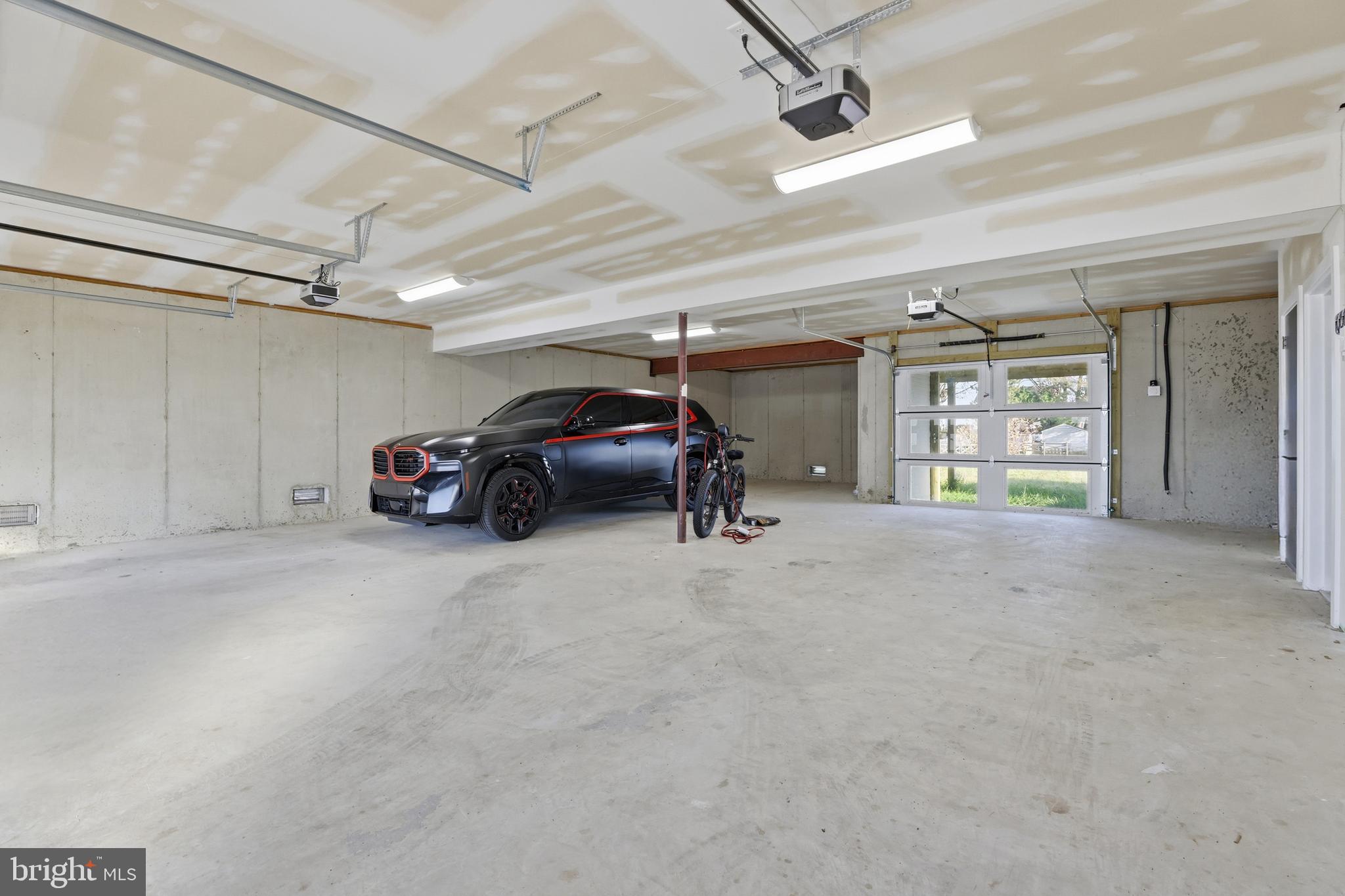 LYNCH POINT - Residential