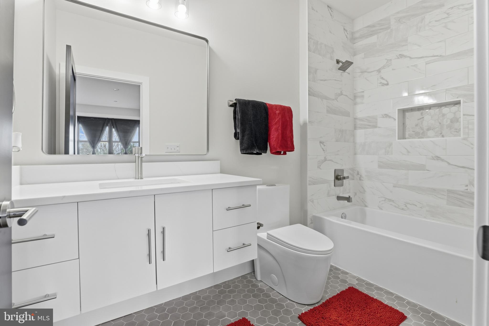 LYNCH POINT - Residential