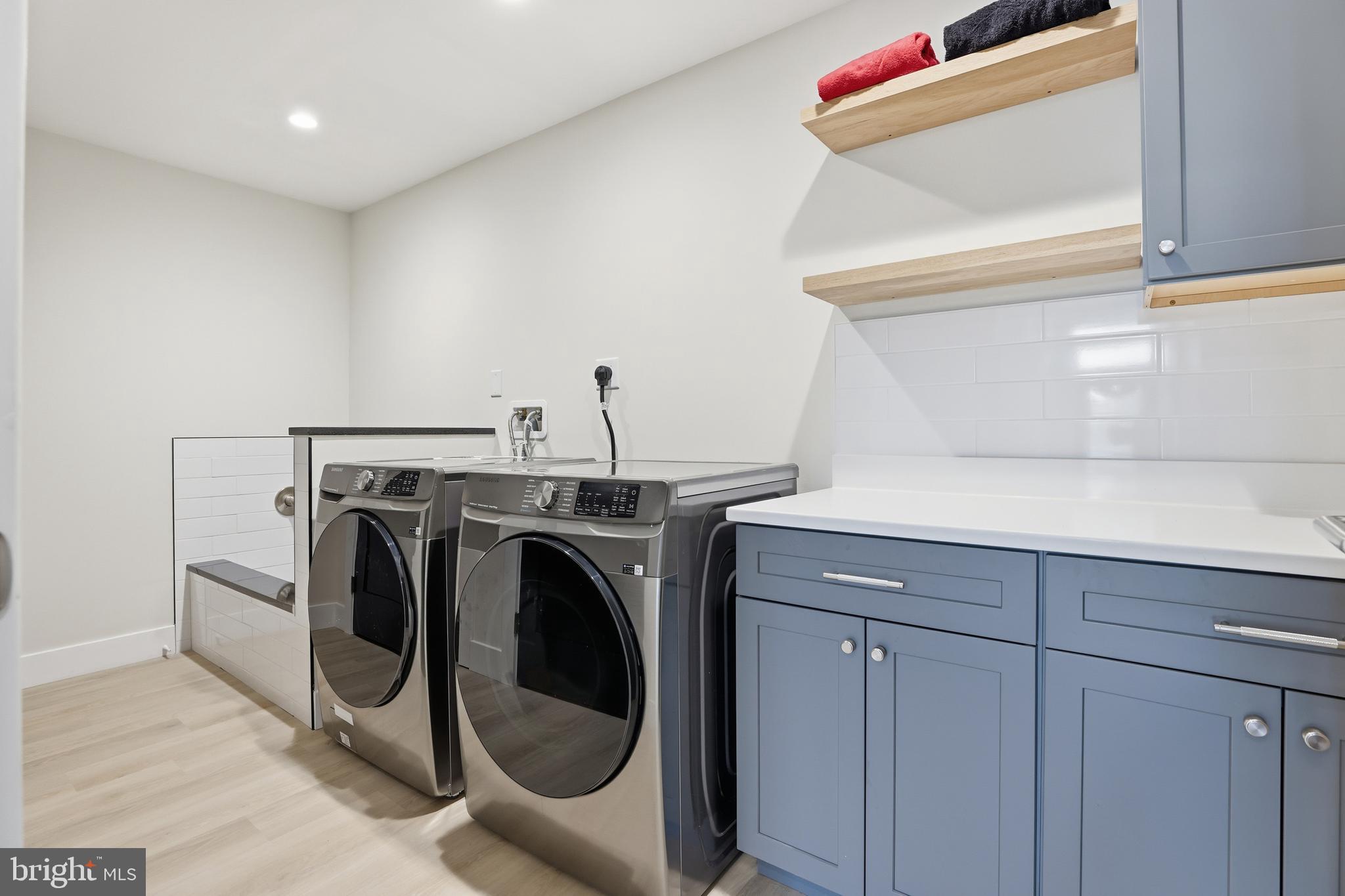 LYNCH POINT - Residential