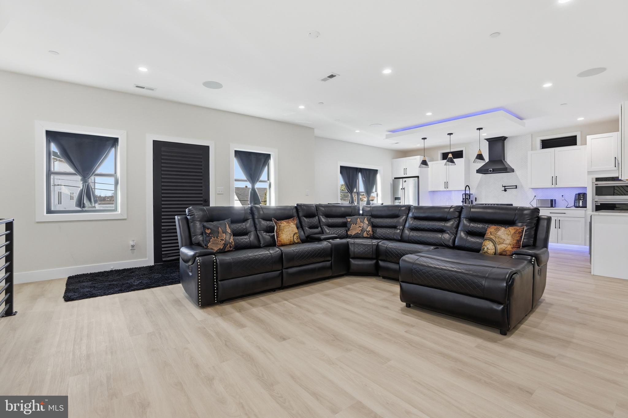 LYNCH POINT - Residential