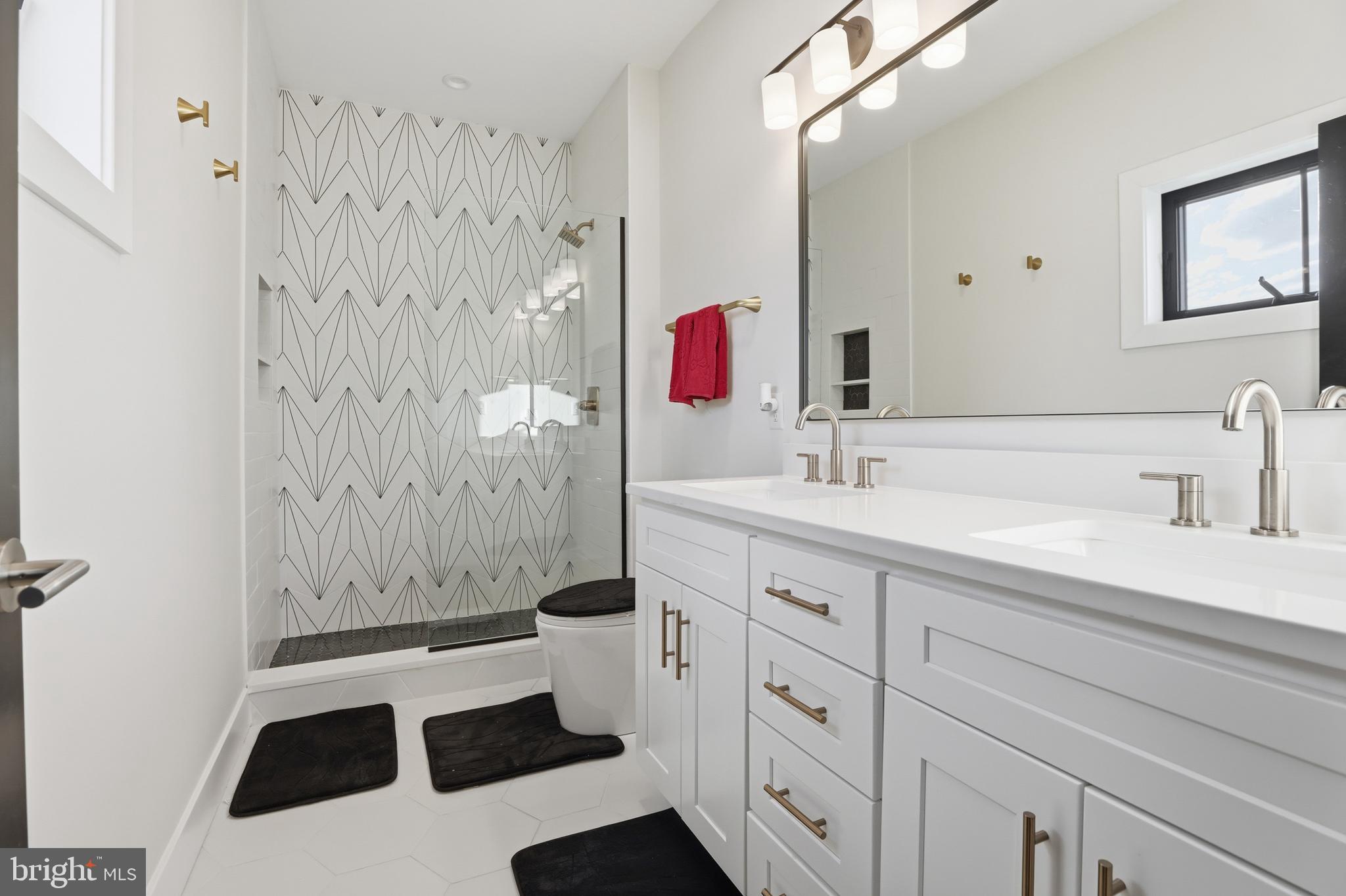 LYNCH POINT - Residential