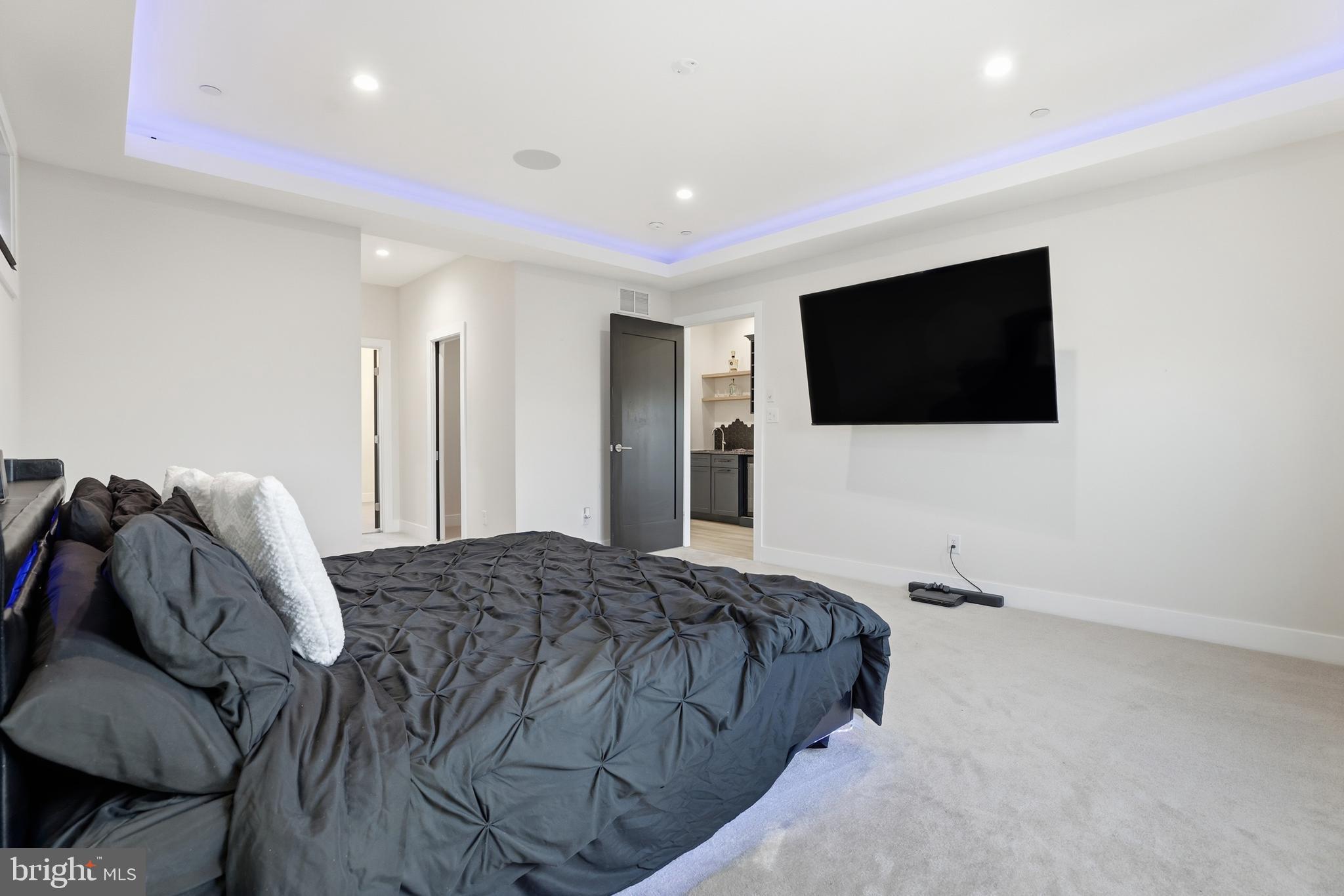 LYNCH POINT - Residential