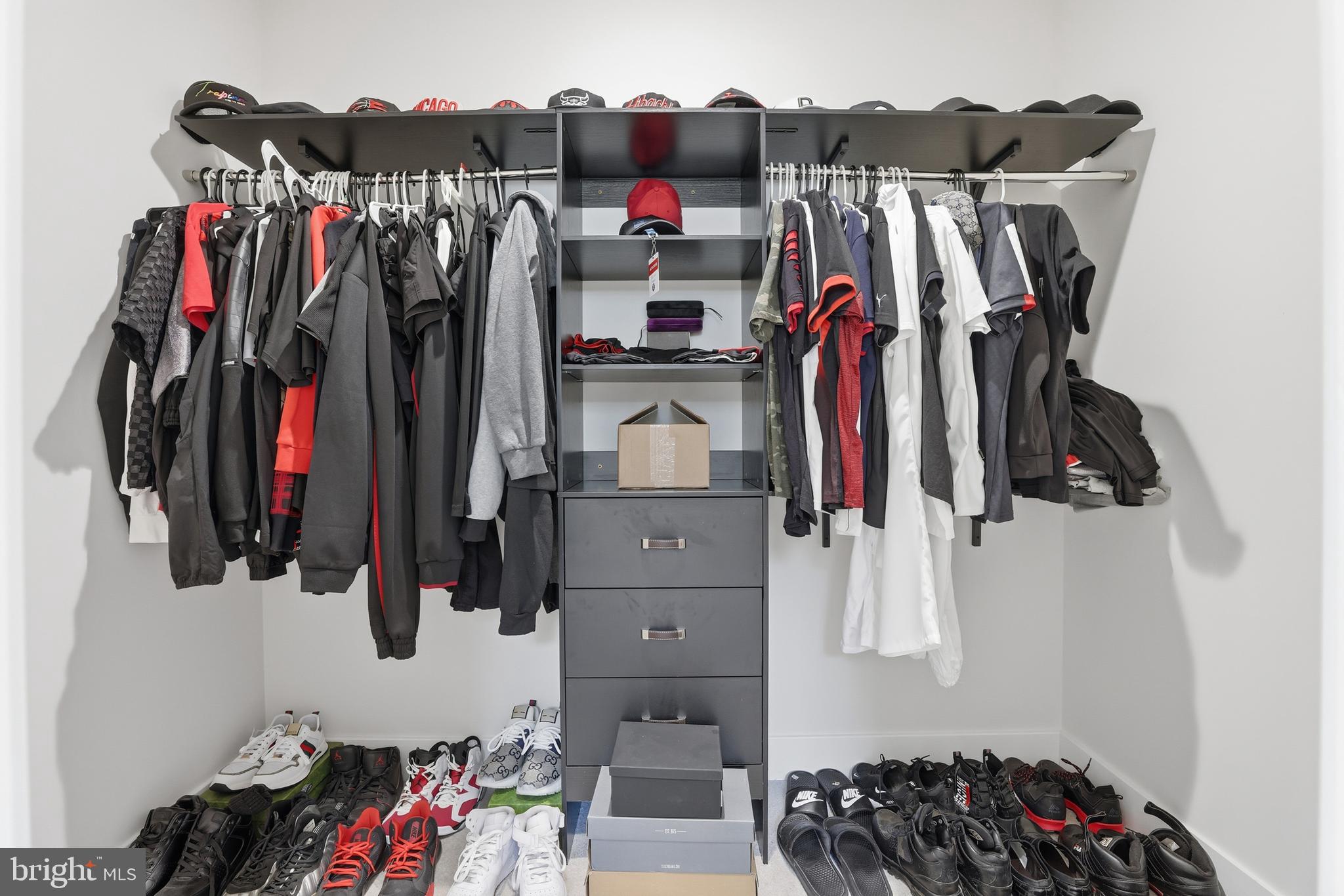 LYNCH POINT - Residential