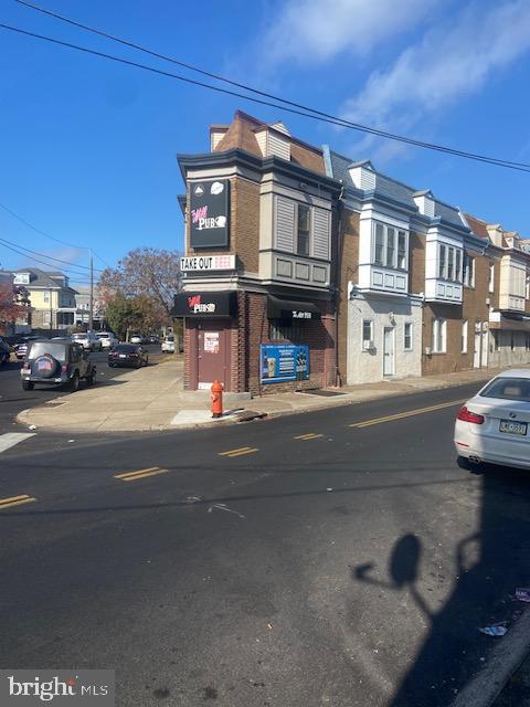 Former Bar in turn key condition with a 3 bedroom and 1 bath apartment above.
Liquor License can be purchased for an additional $170,000.