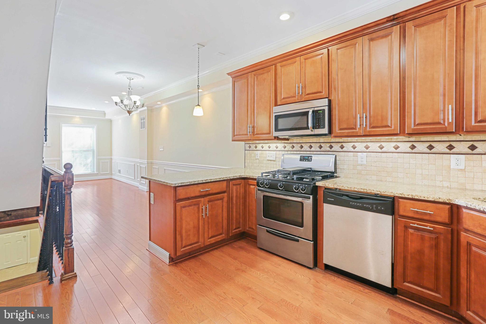 GREEKTOWN - Residential Lease