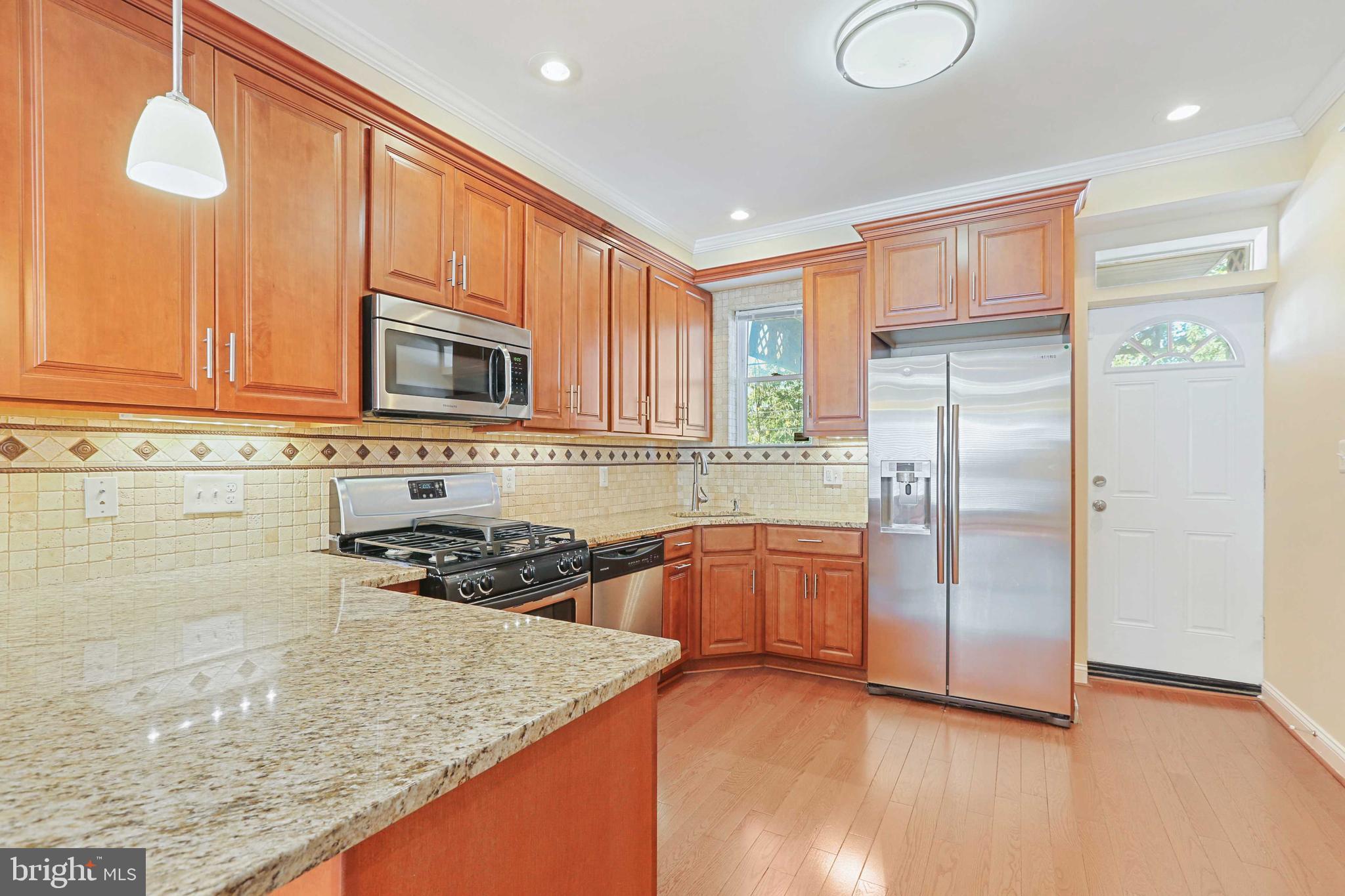 GREEKTOWN - Residential Lease