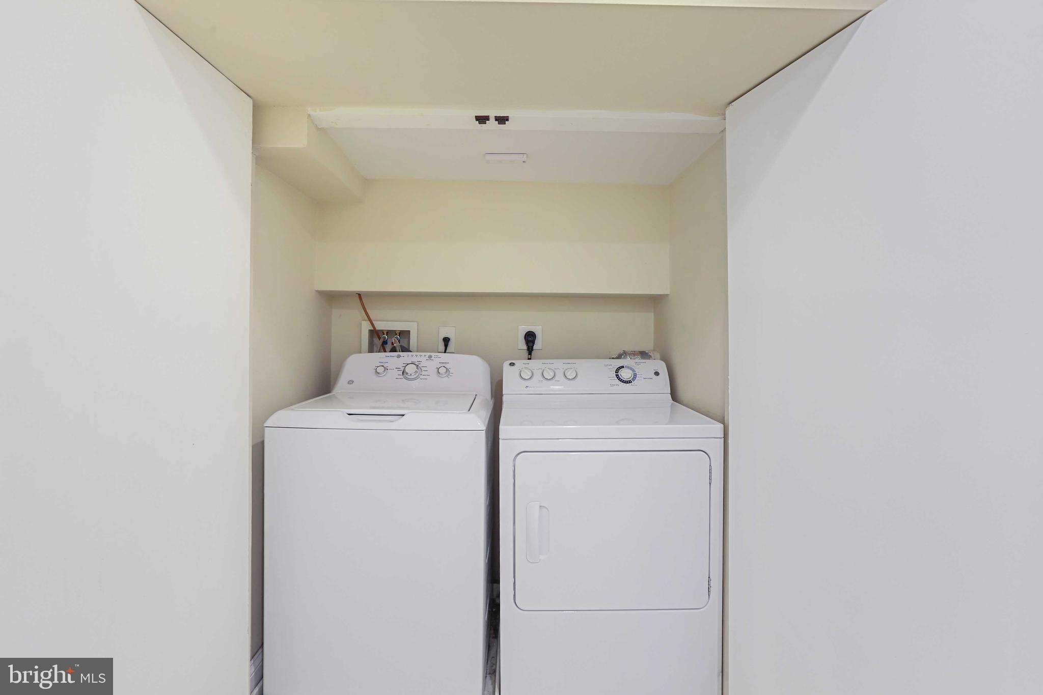 GREEKTOWN - Residential Lease