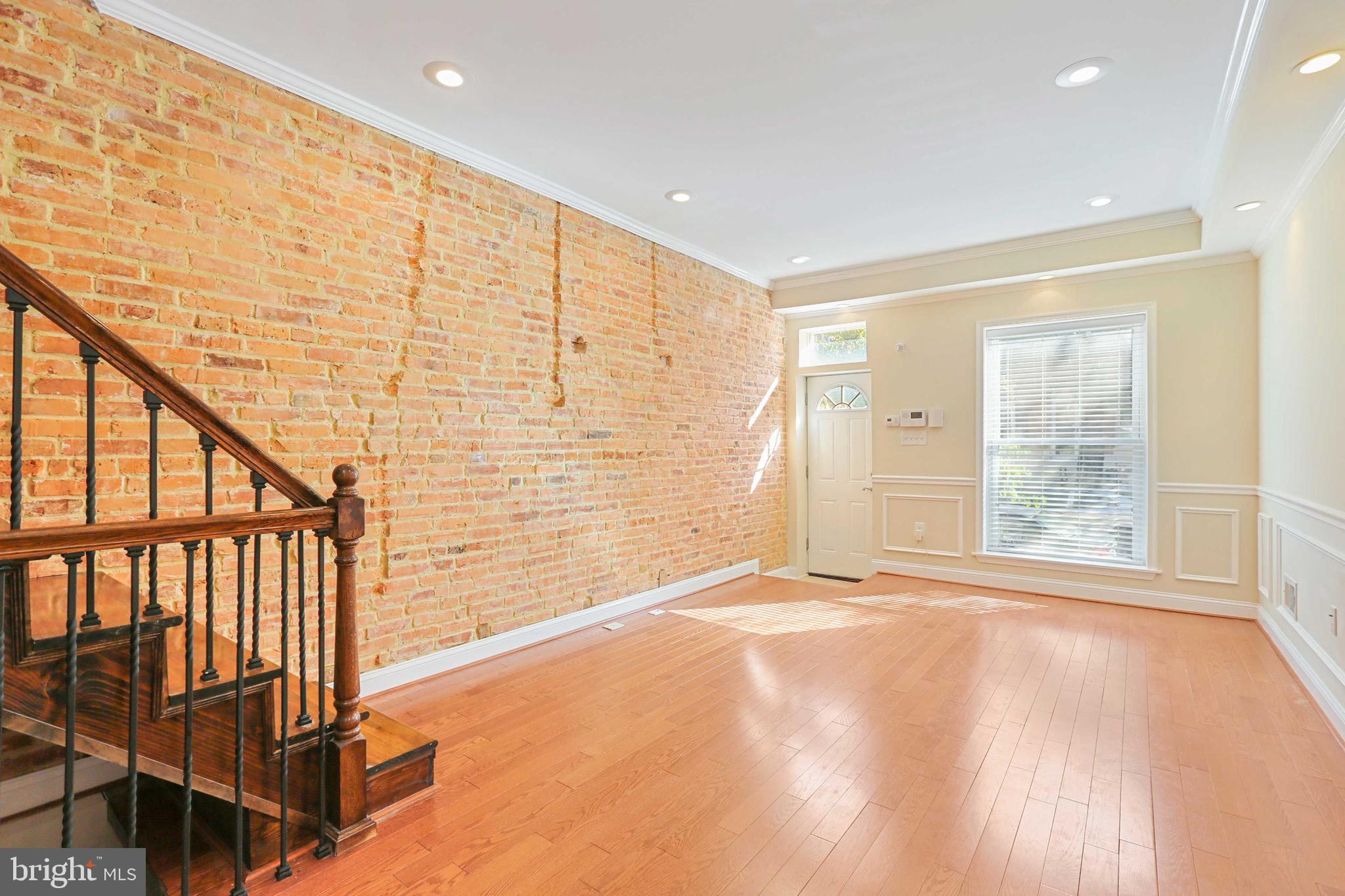 GREEKTOWN - Residential Lease