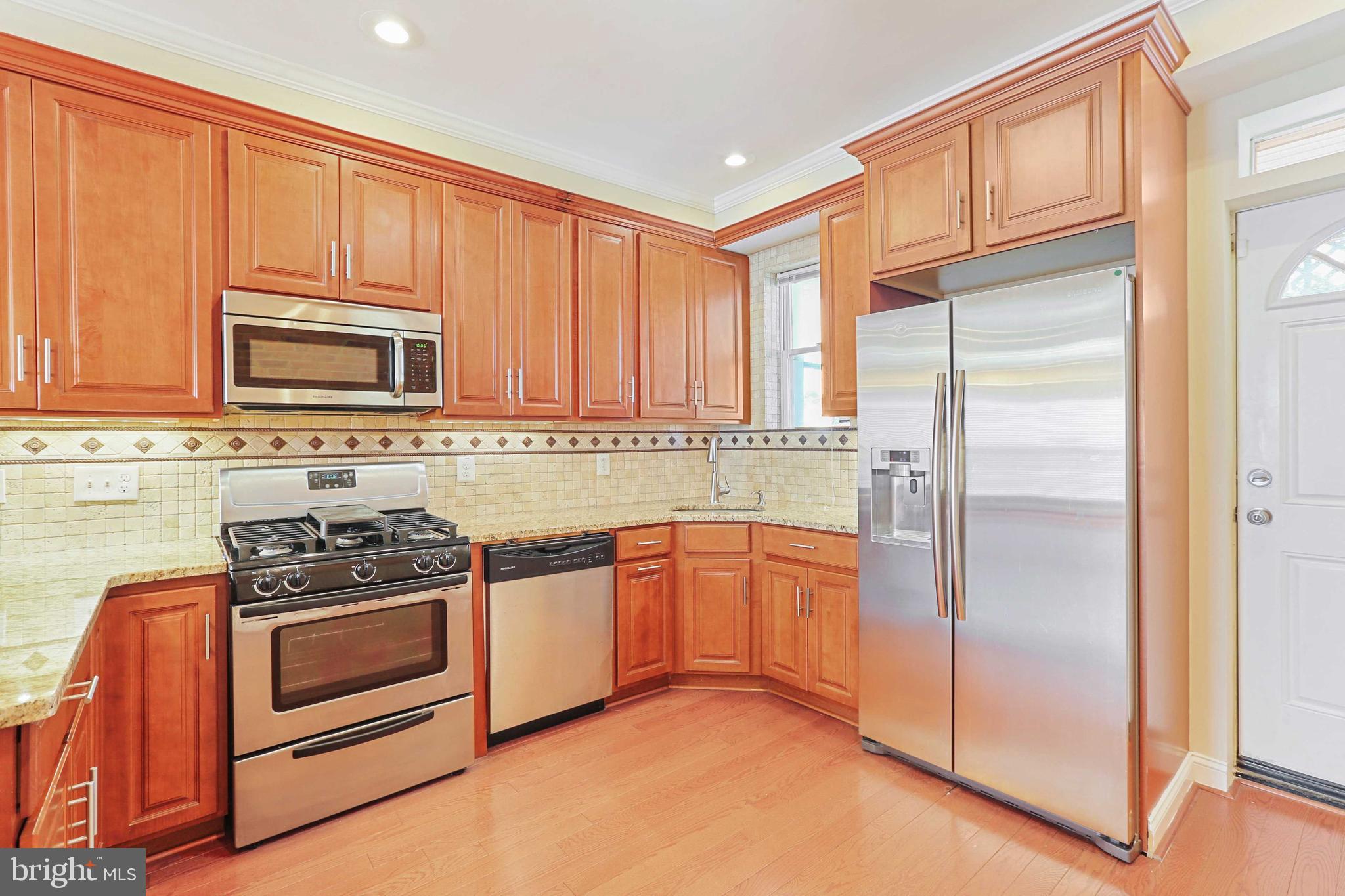 GREEKTOWN - Residential Lease