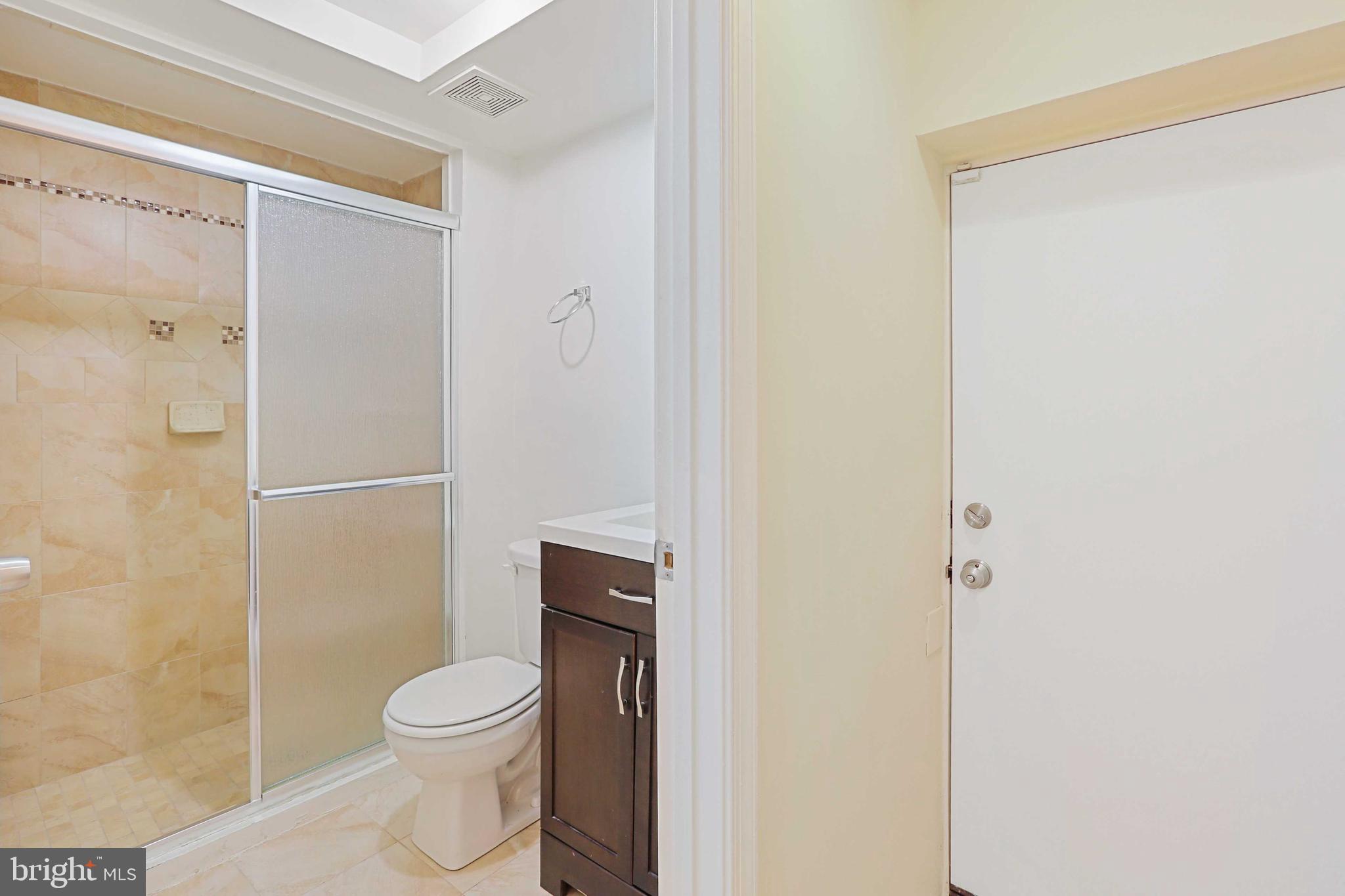 GREEKTOWN - Residential Lease