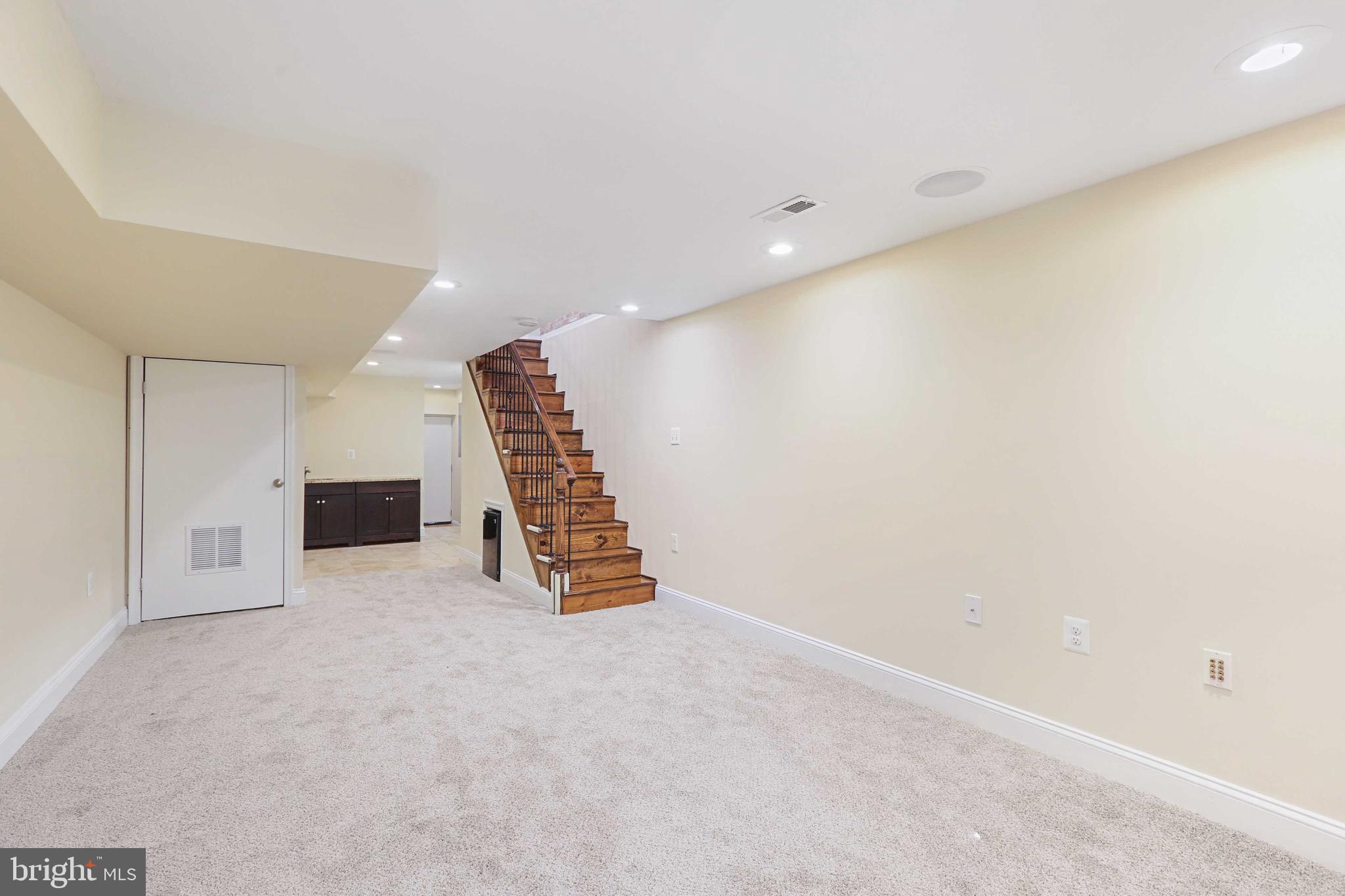 GREEKTOWN - Residential Lease