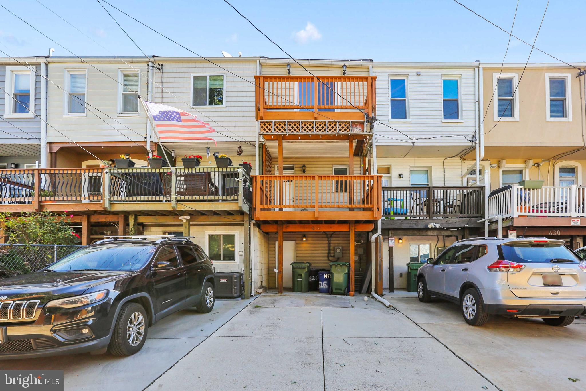 GREEKTOWN - Residential Lease