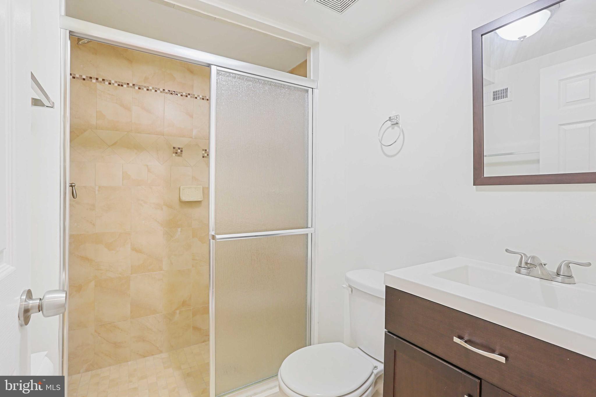 GREEKTOWN - Residential Lease