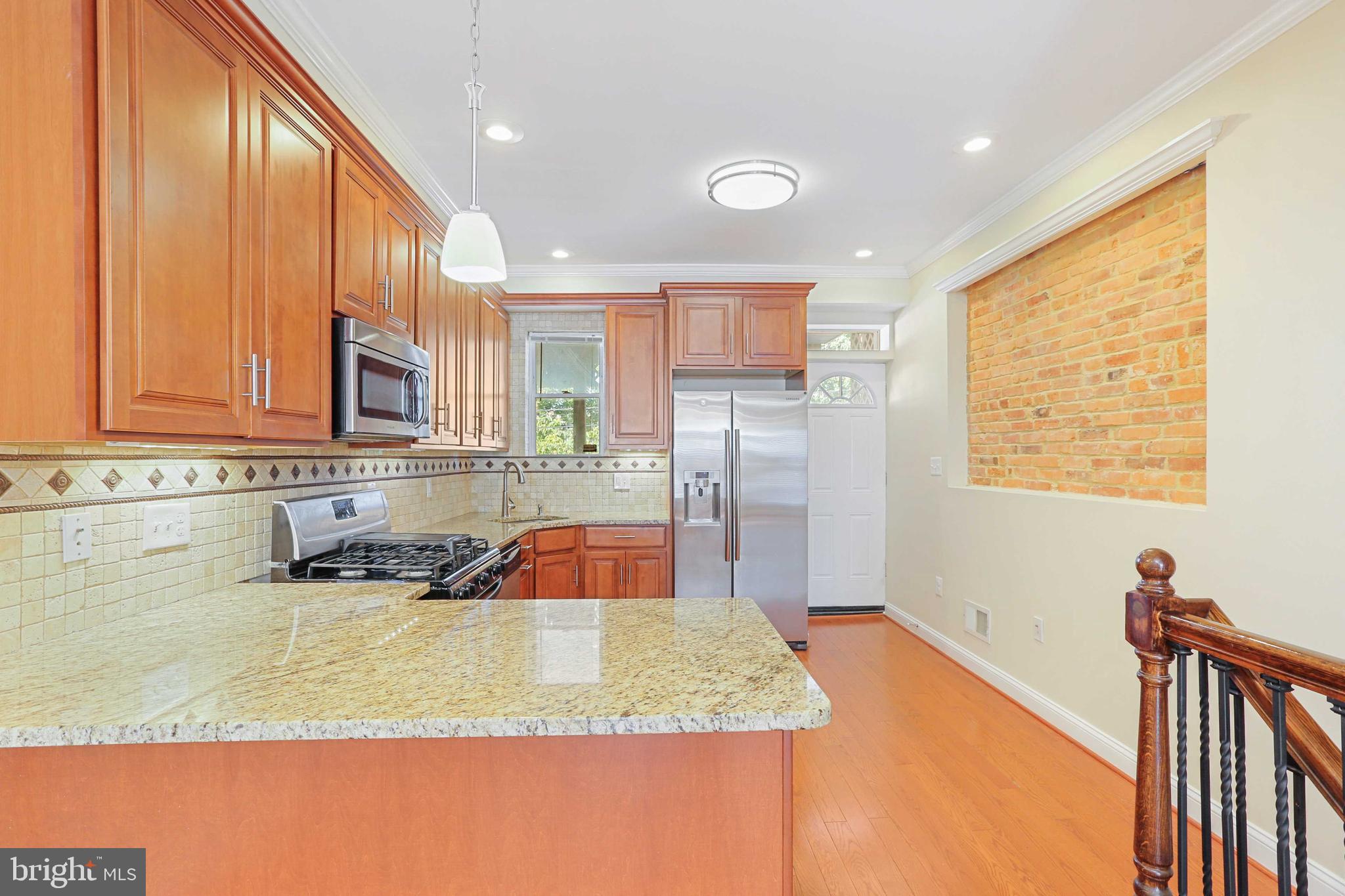 GREEKTOWN - Residential Lease