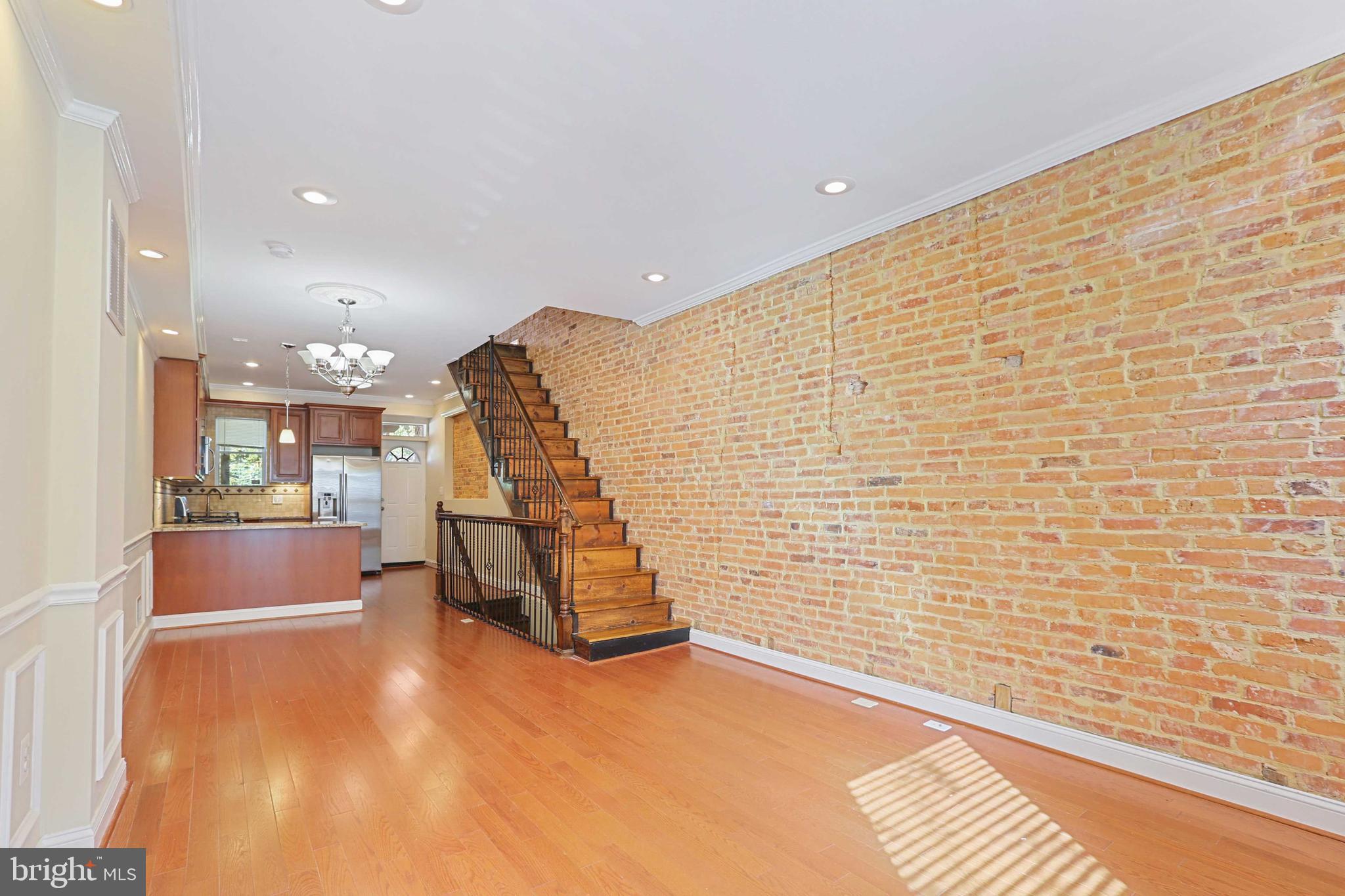 GREEKTOWN - Residential Lease