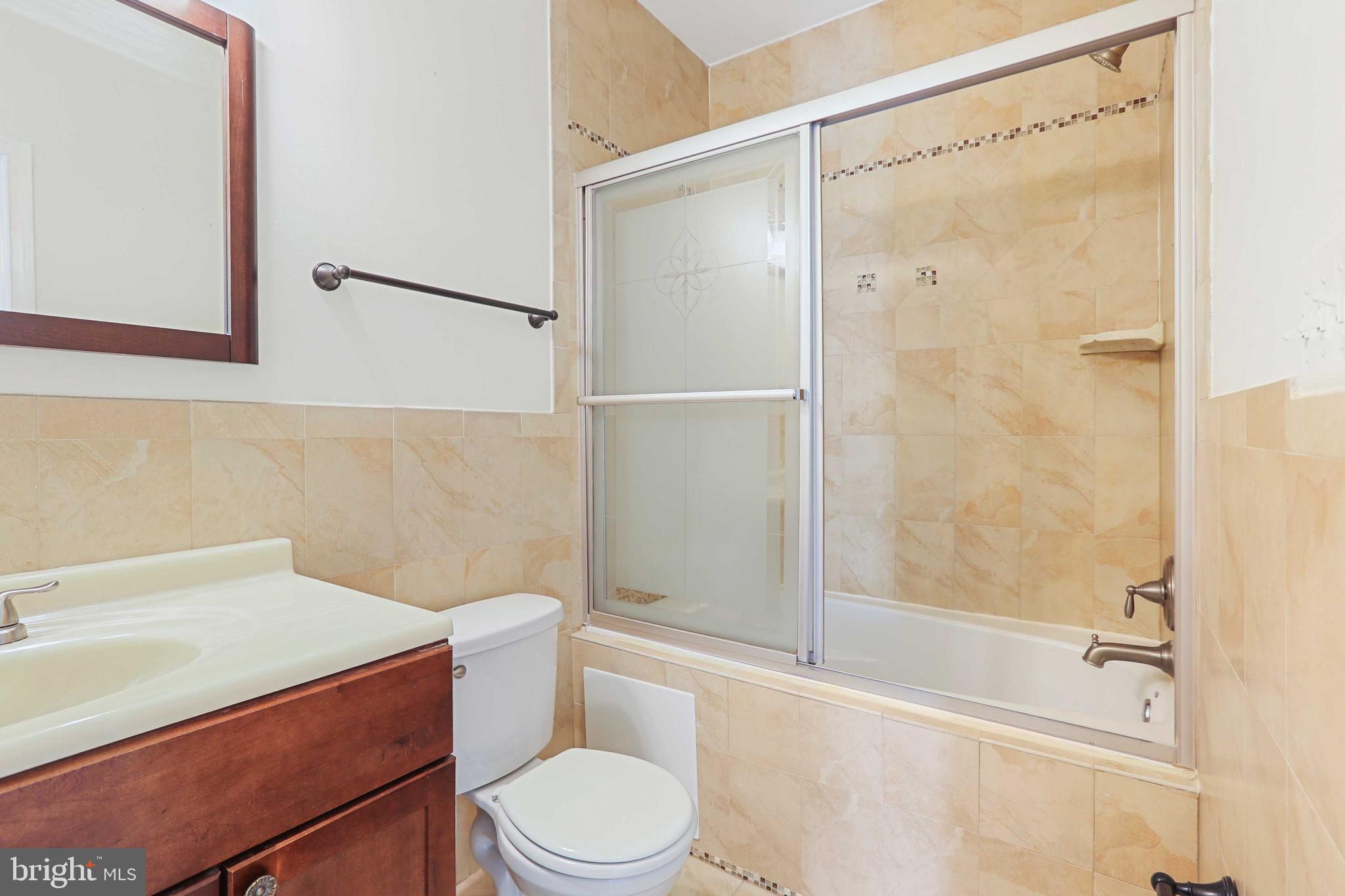 GREEKTOWN - Residential Lease