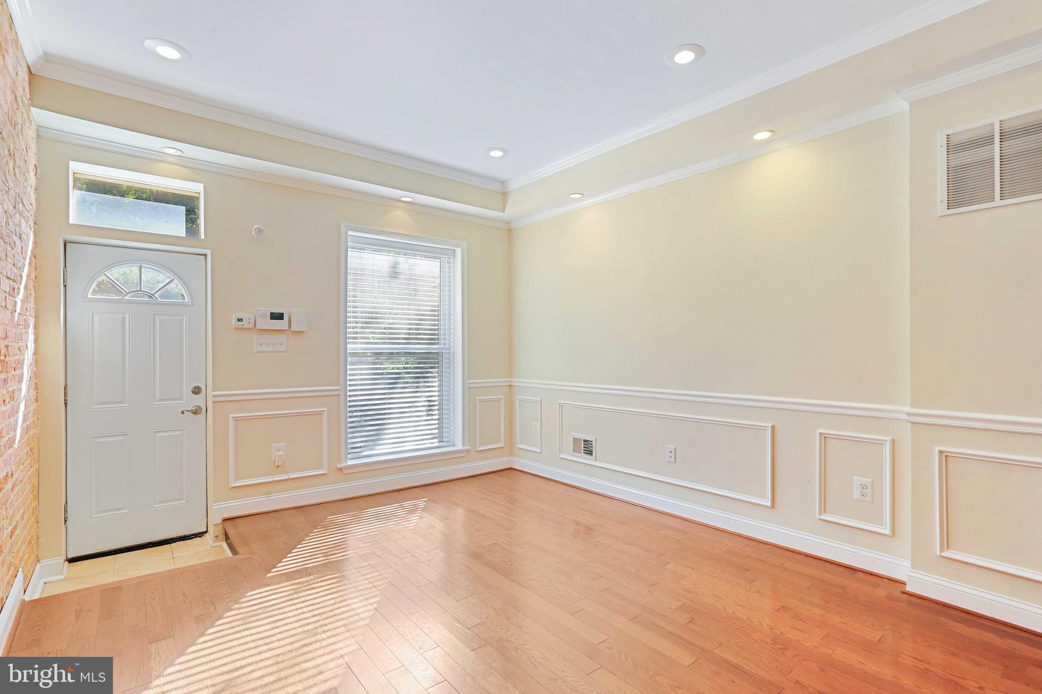 GREEKTOWN - Residential Lease