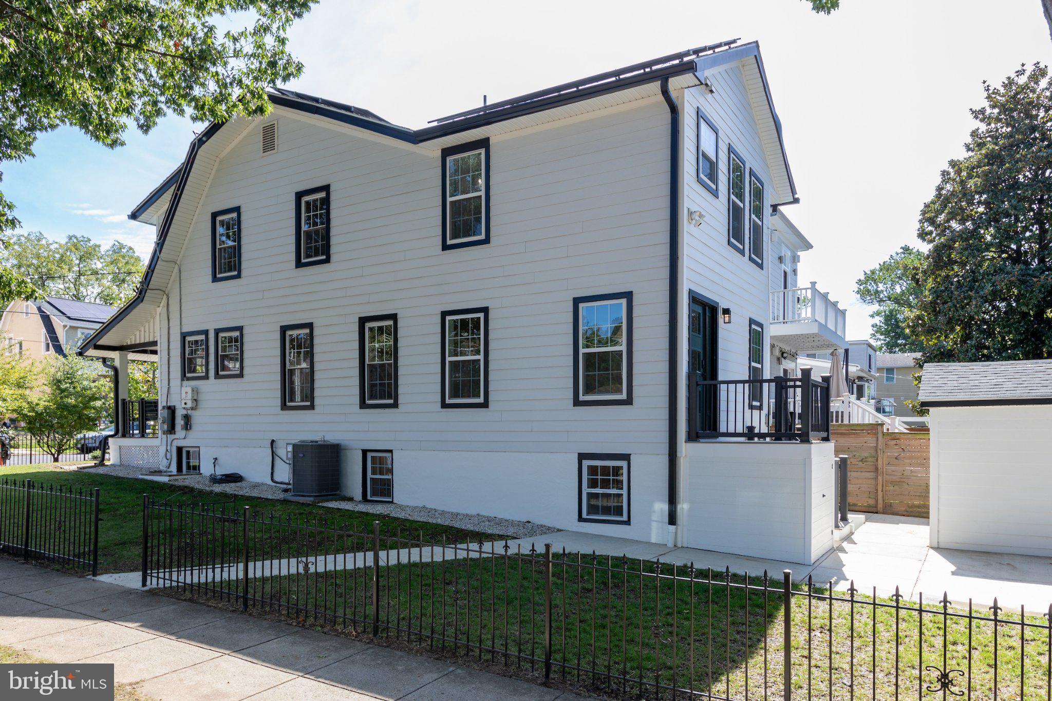 3724 24TH STREET NE