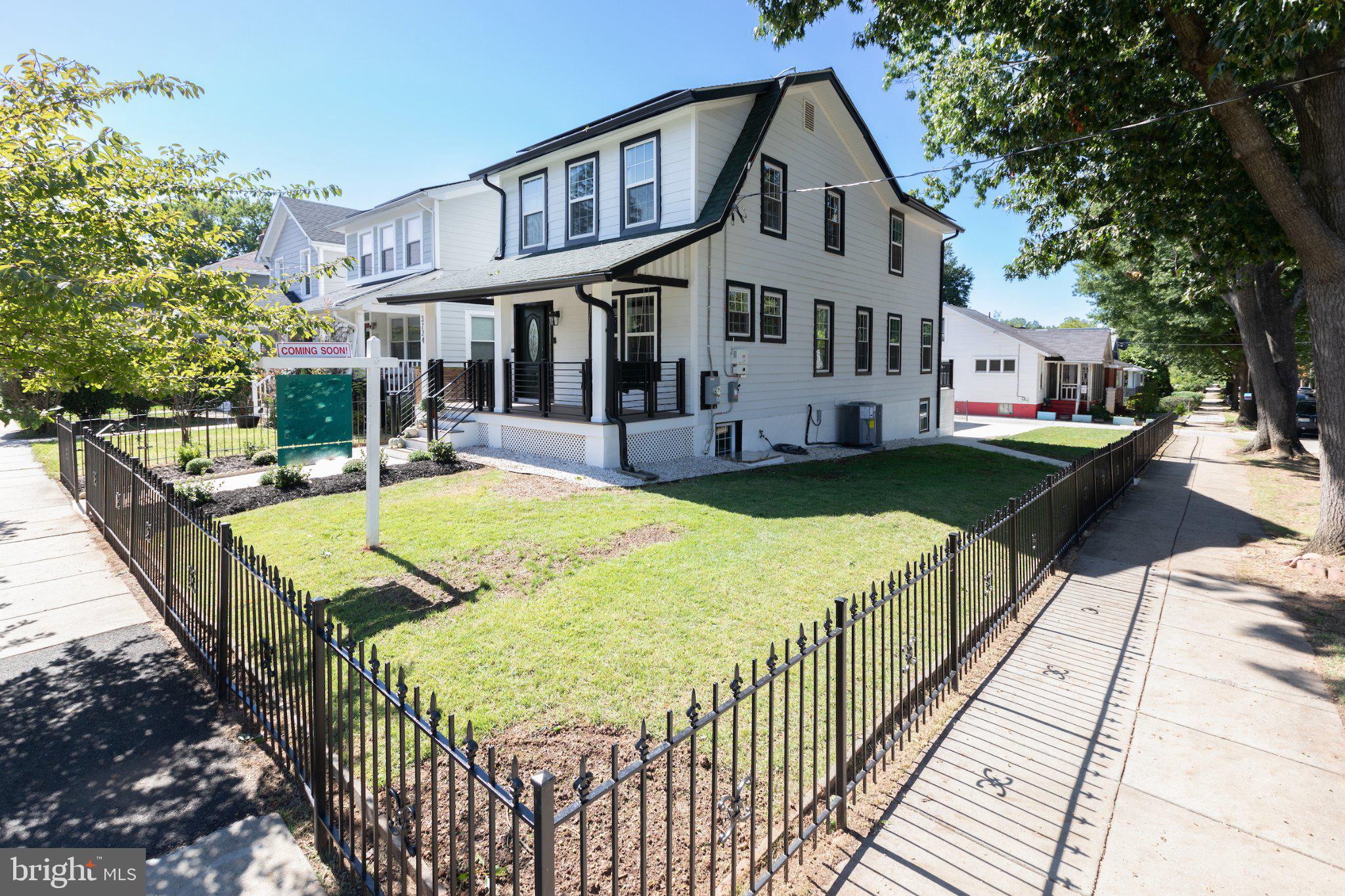 3724 24TH STREET NE