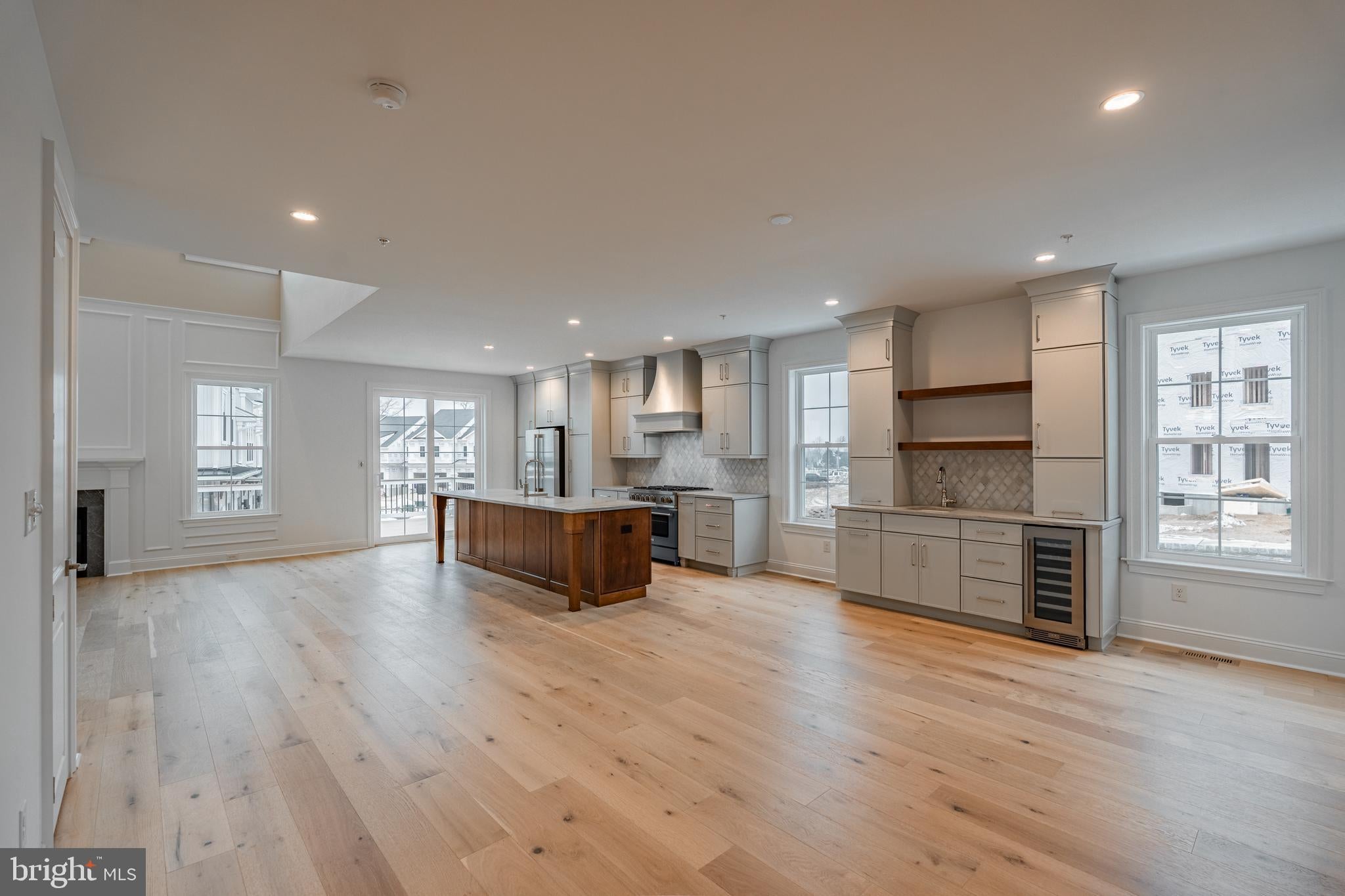 826 BRYCE DR.
