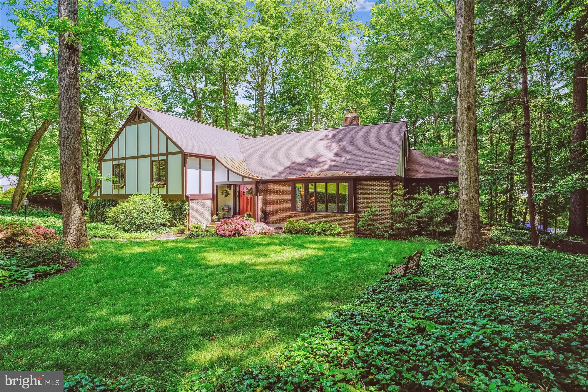 4499 LARCHMONT COURT