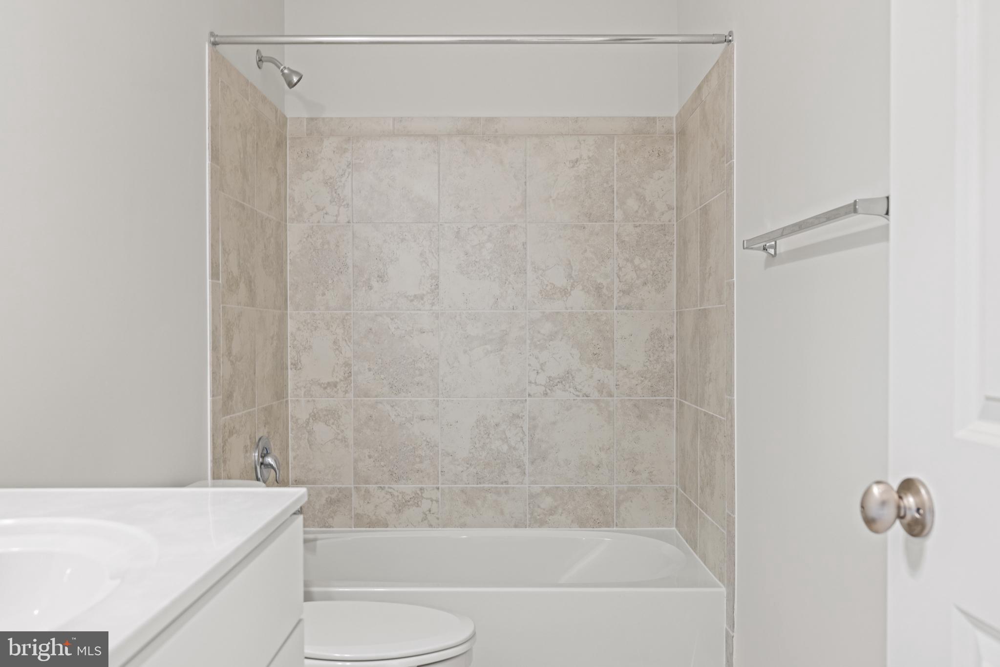 POTOMAC STATION MARKETPLACE - Residential Lease