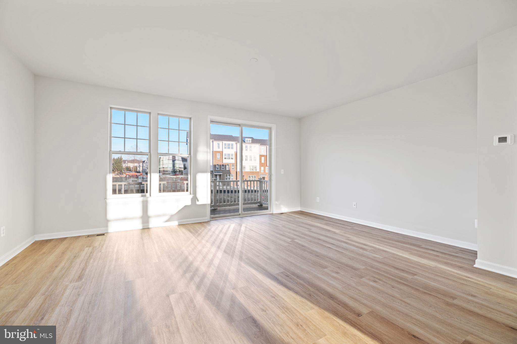 POTOMAC STATION MARKETPLACE - Residential Lease