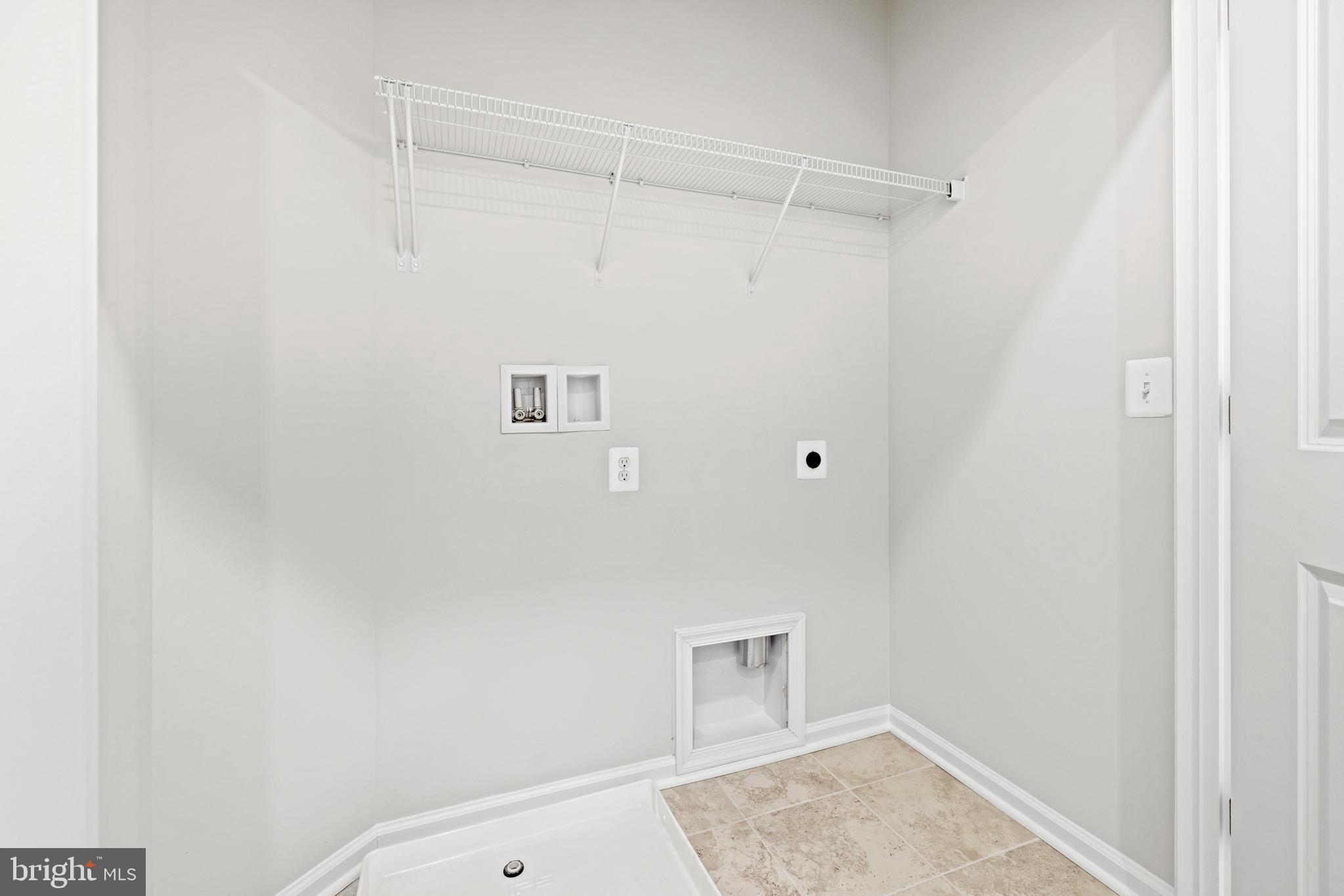 POTOMAC STATION MARKETPLACE - Residential Lease