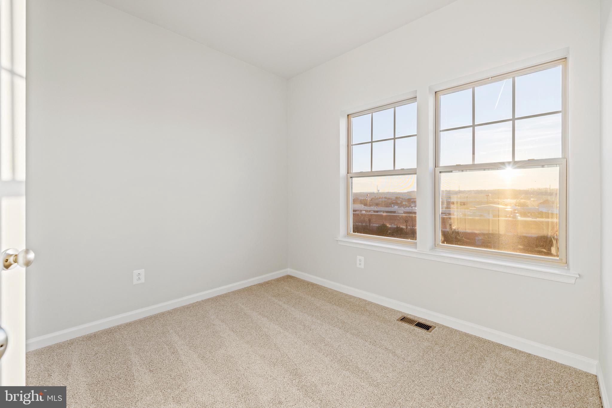 POTOMAC STATION MARKETPLACE - Residential Lease