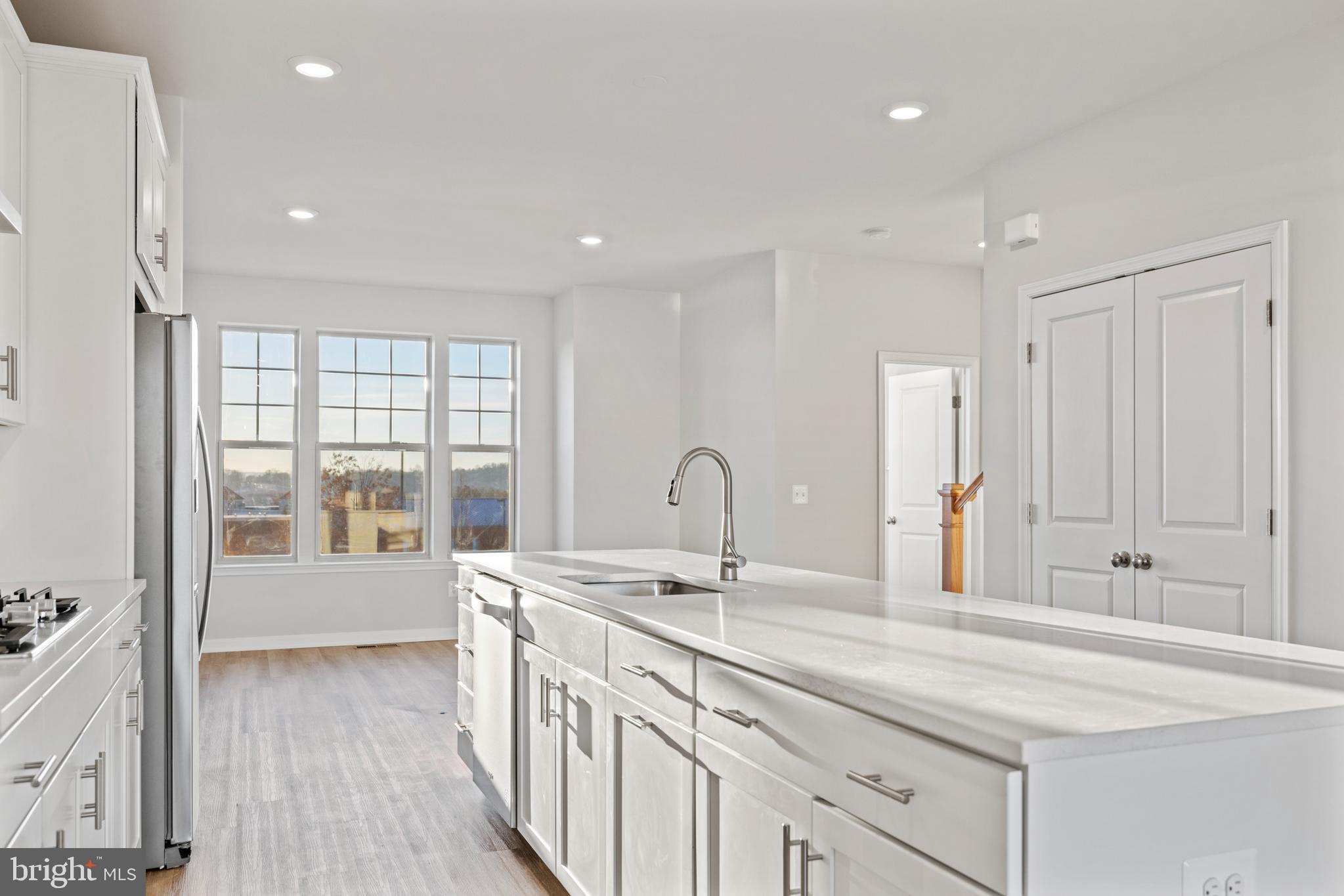 POTOMAC STATION MARKETPLACE - Residential Lease