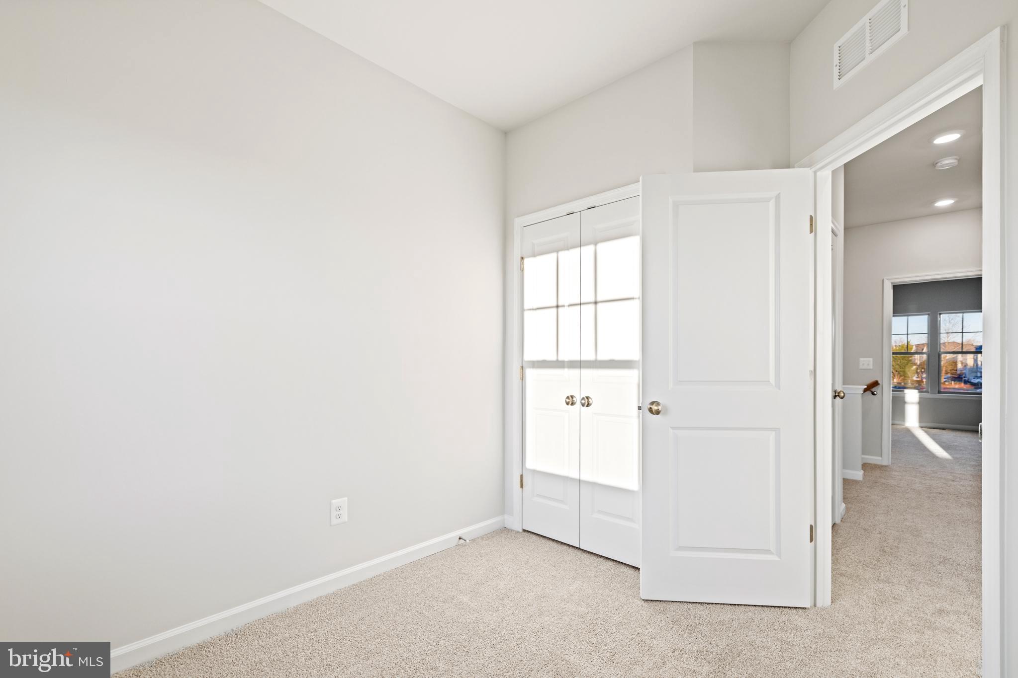 POTOMAC STATION MARKETPLACE - Residential Lease