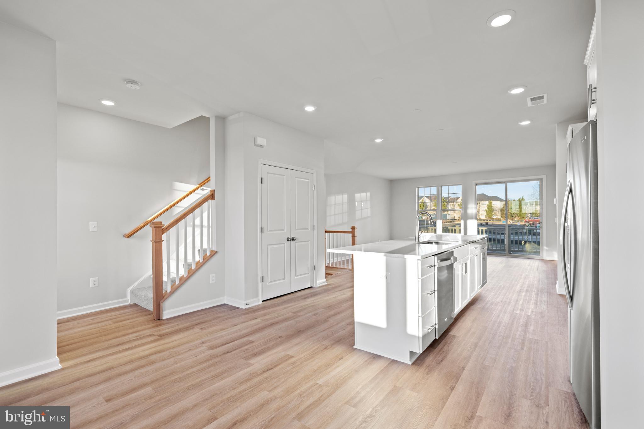 POTOMAC STATION MARKETPLACE - Residential Lease