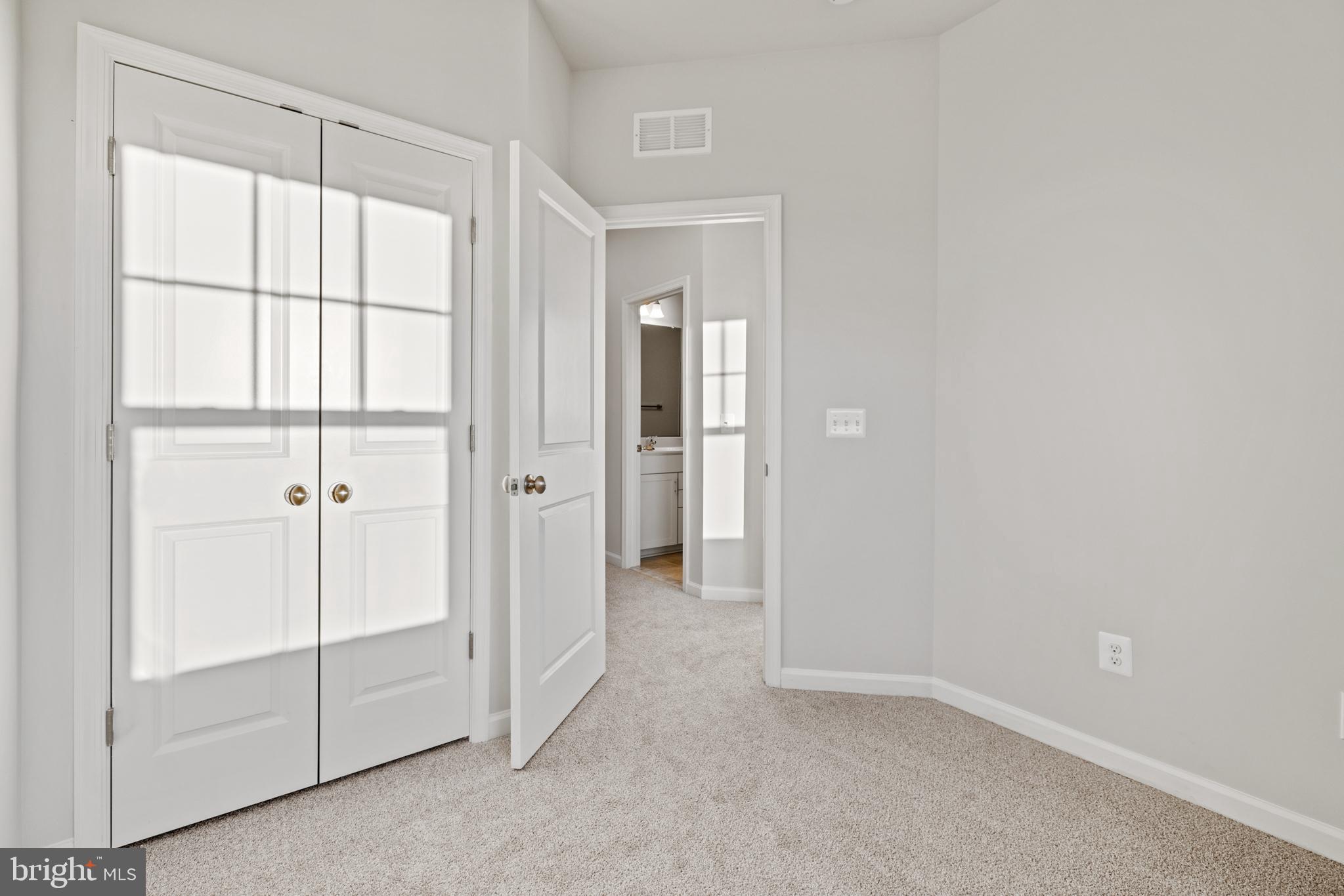 POTOMAC STATION MARKETPLACE - Residential Lease