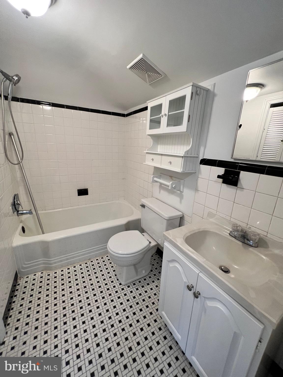 WOODMOOR - Residential Lease