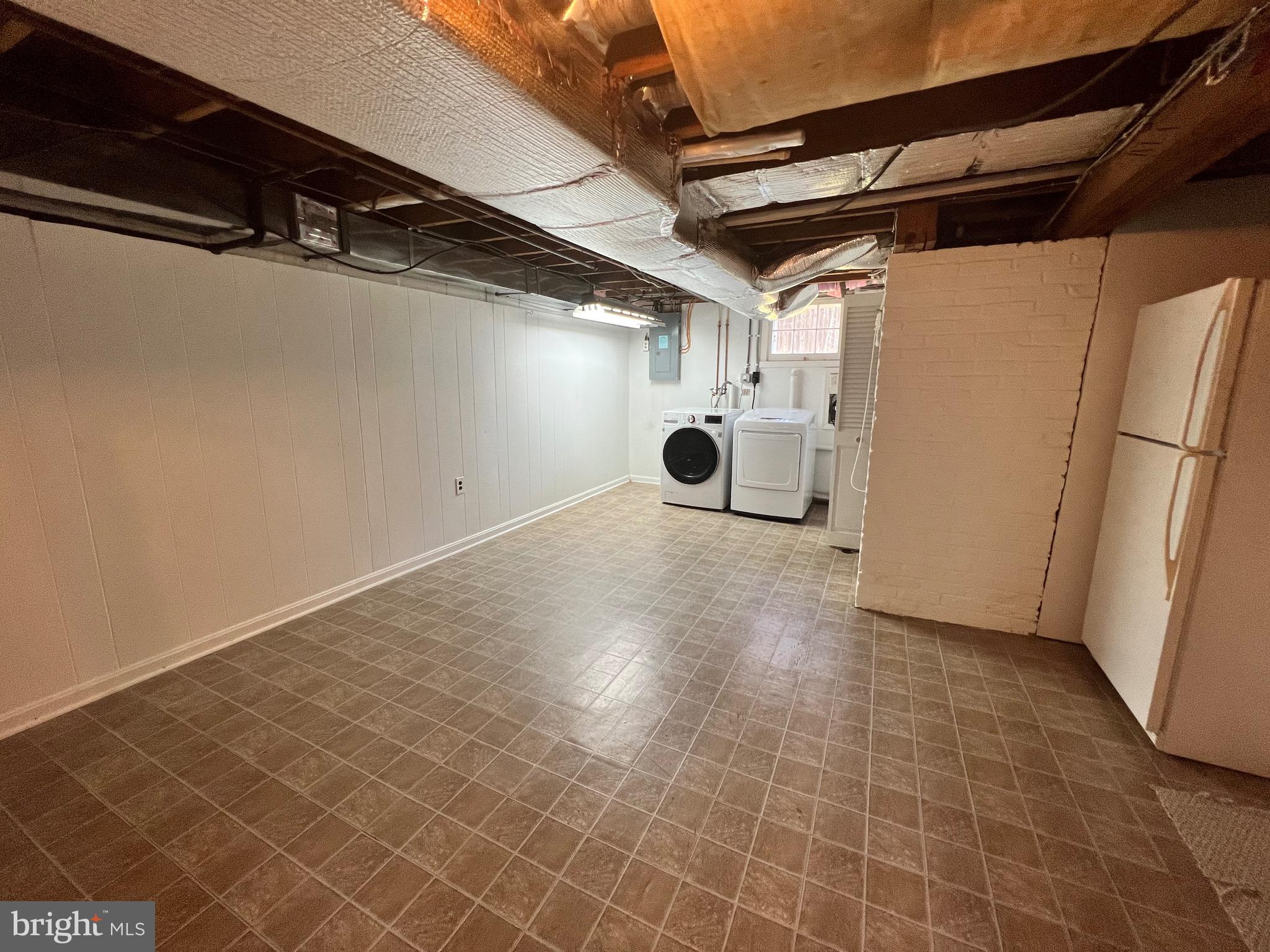 WOODMOOR - Residential Lease