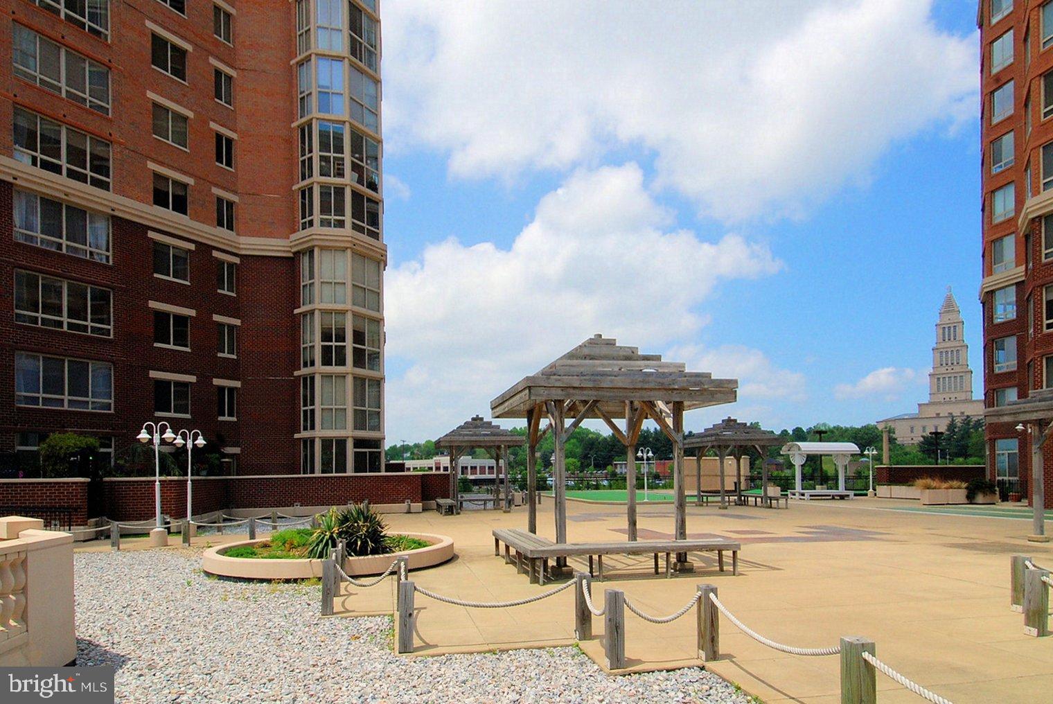 CARLYLE TOWERS - Residential Lease