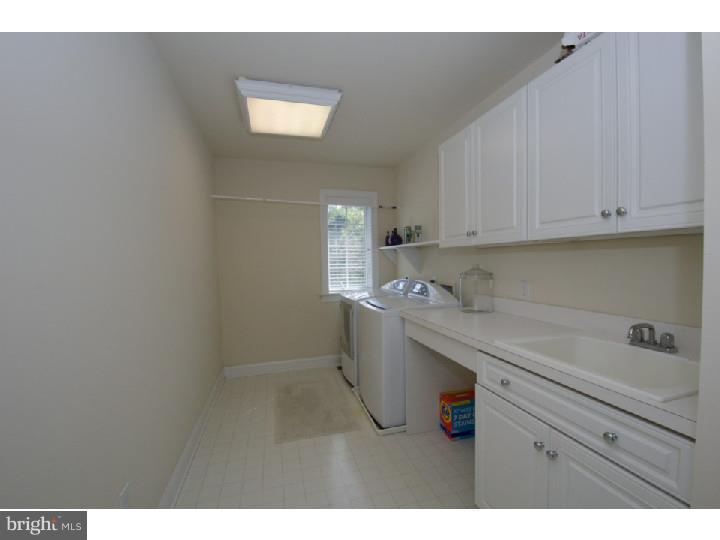 WHITEGATE - Residential