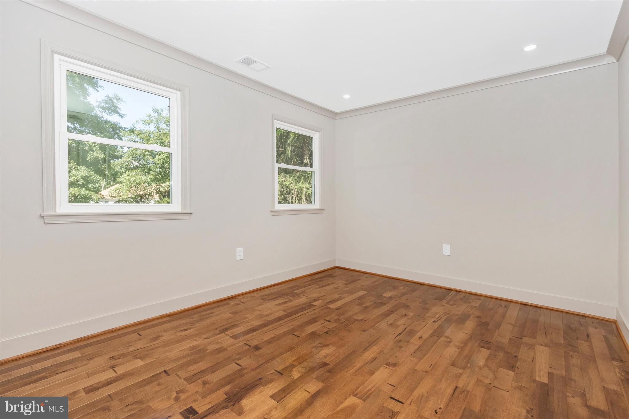 NORBECK ESTATES - Residential