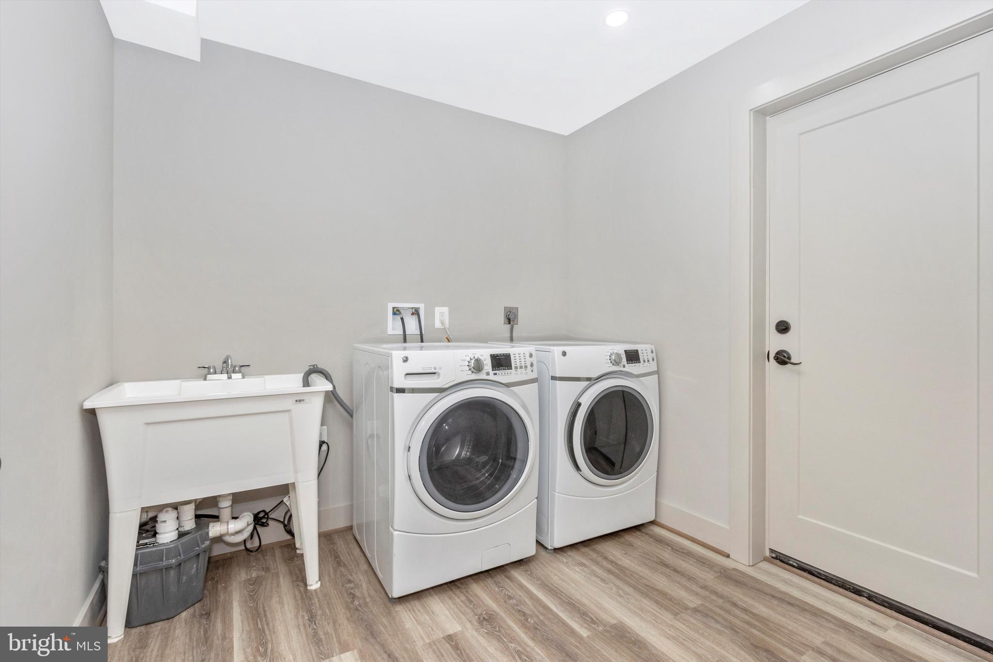 NORBECK ESTATES - Residential