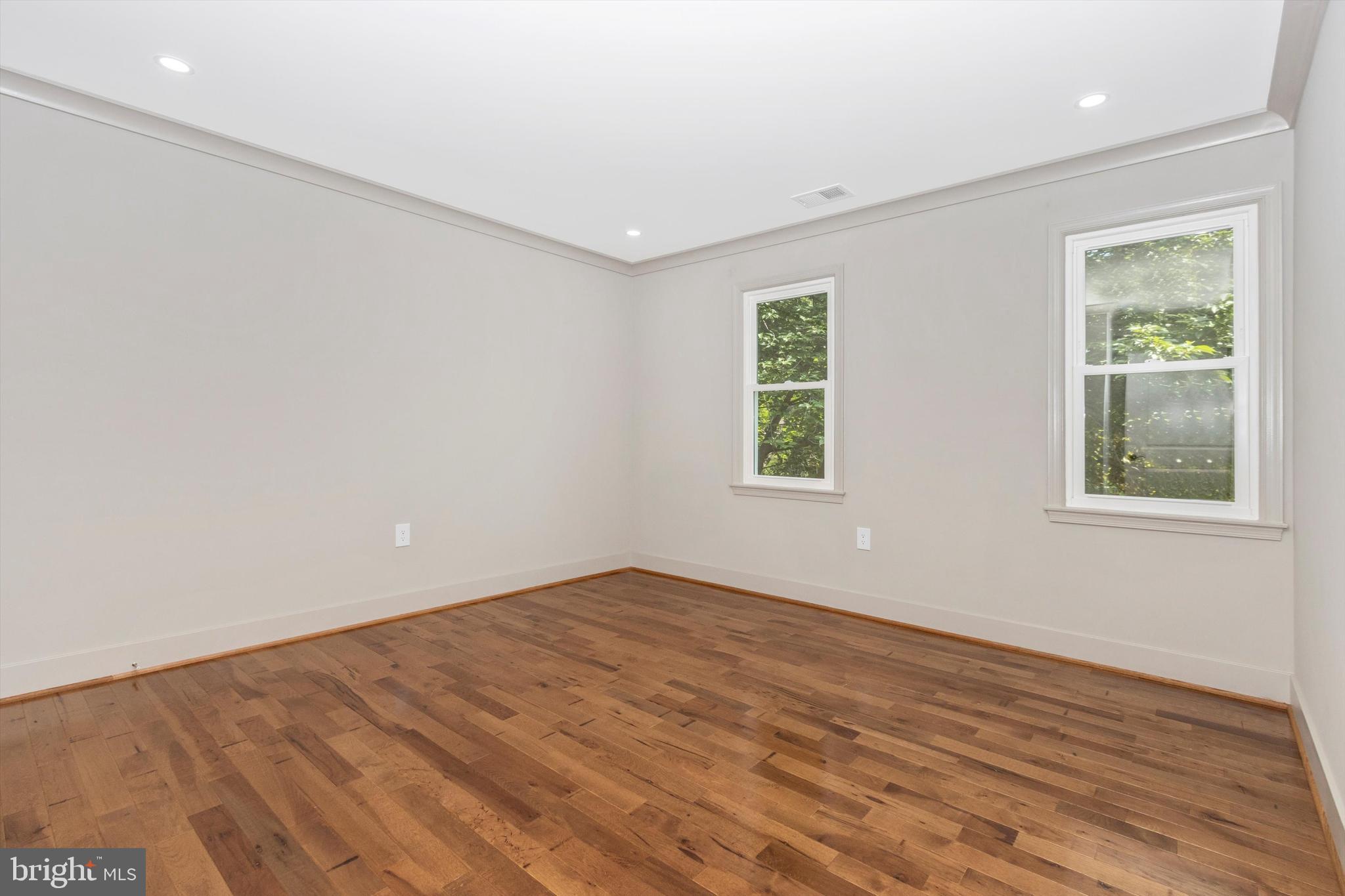 NORBECK ESTATES - Residential