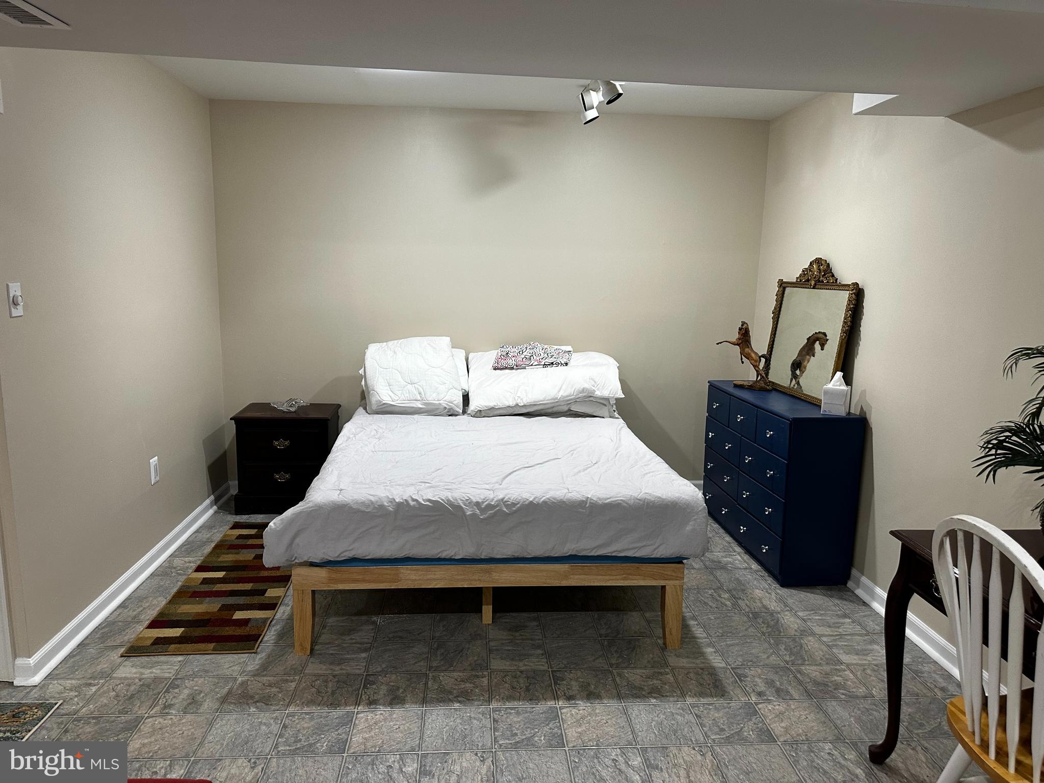 ULMSTEAD GARDENS - Residential