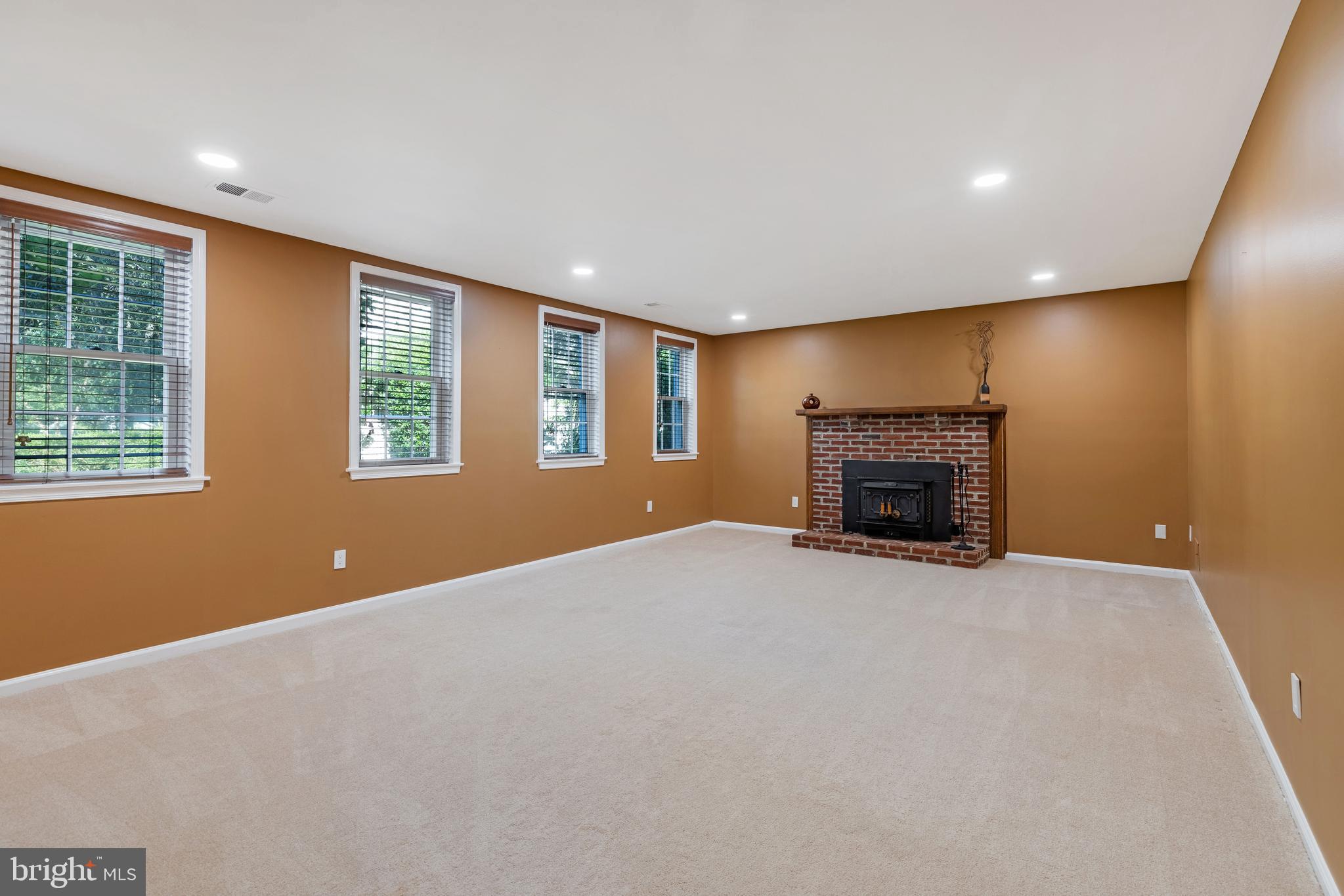 ROLLING VALLEY - Residential